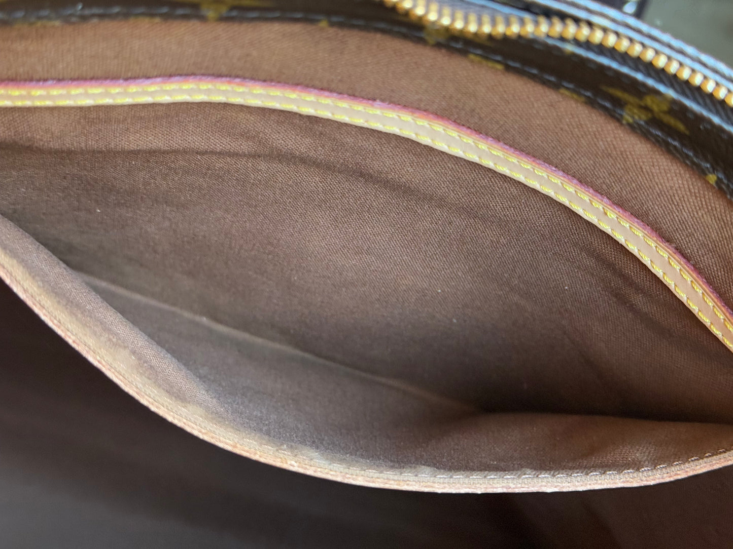 Louis Vuitton Cabas Mezzo Mono