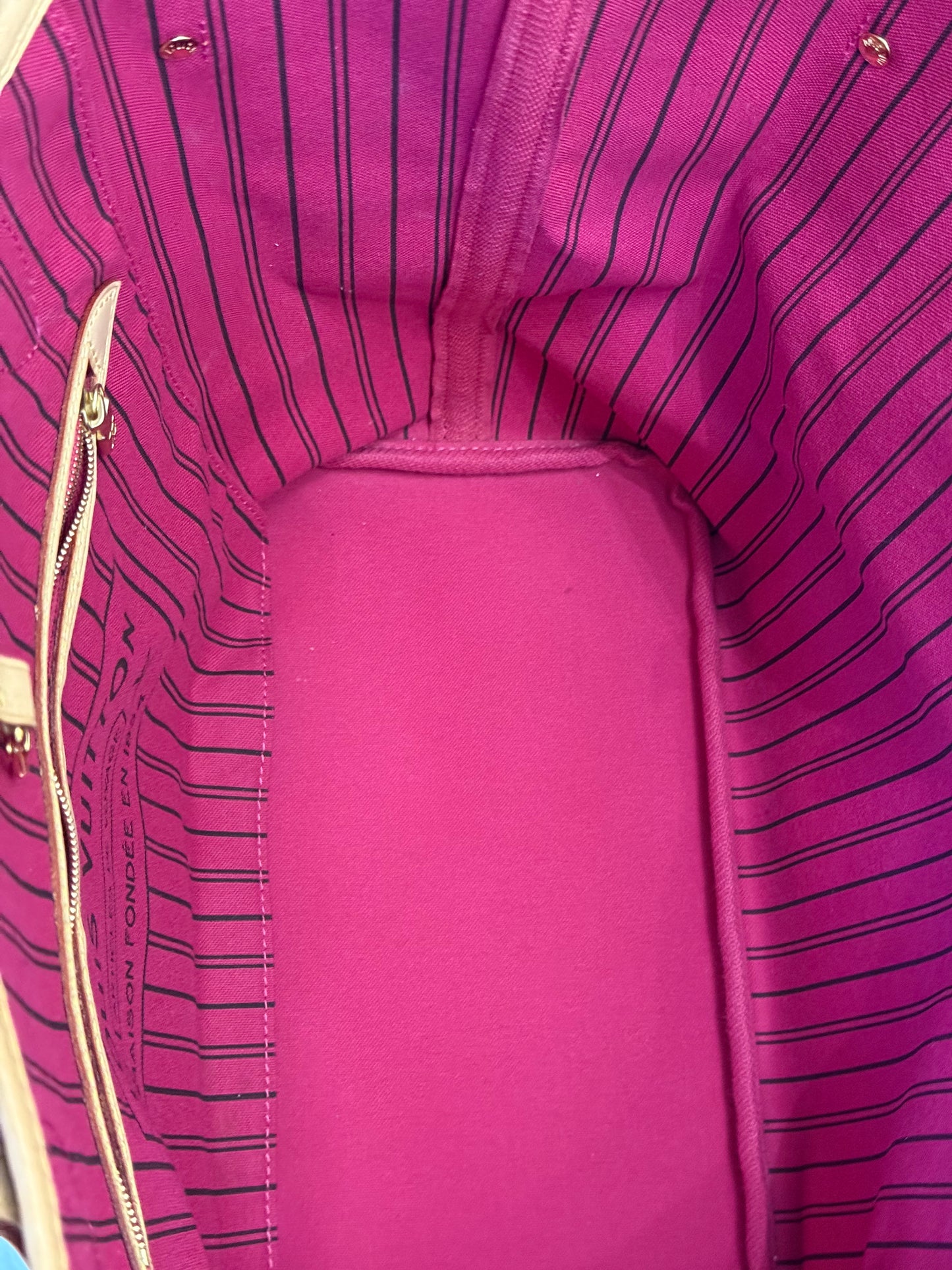 Louis Vuitton Neverfull MM Mono Pivoine Interior