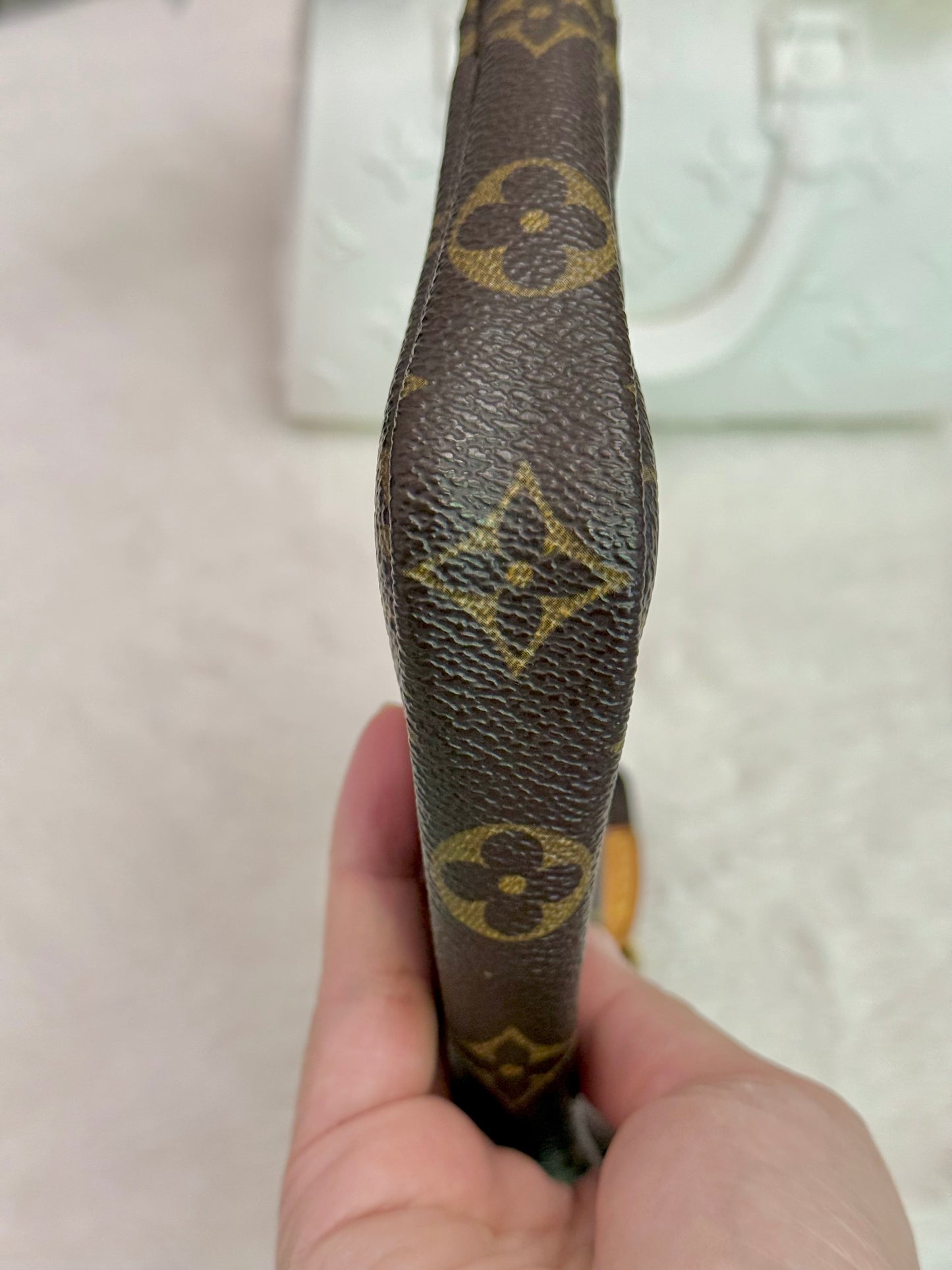 Louis Vuitton Bucket Pochette Mono