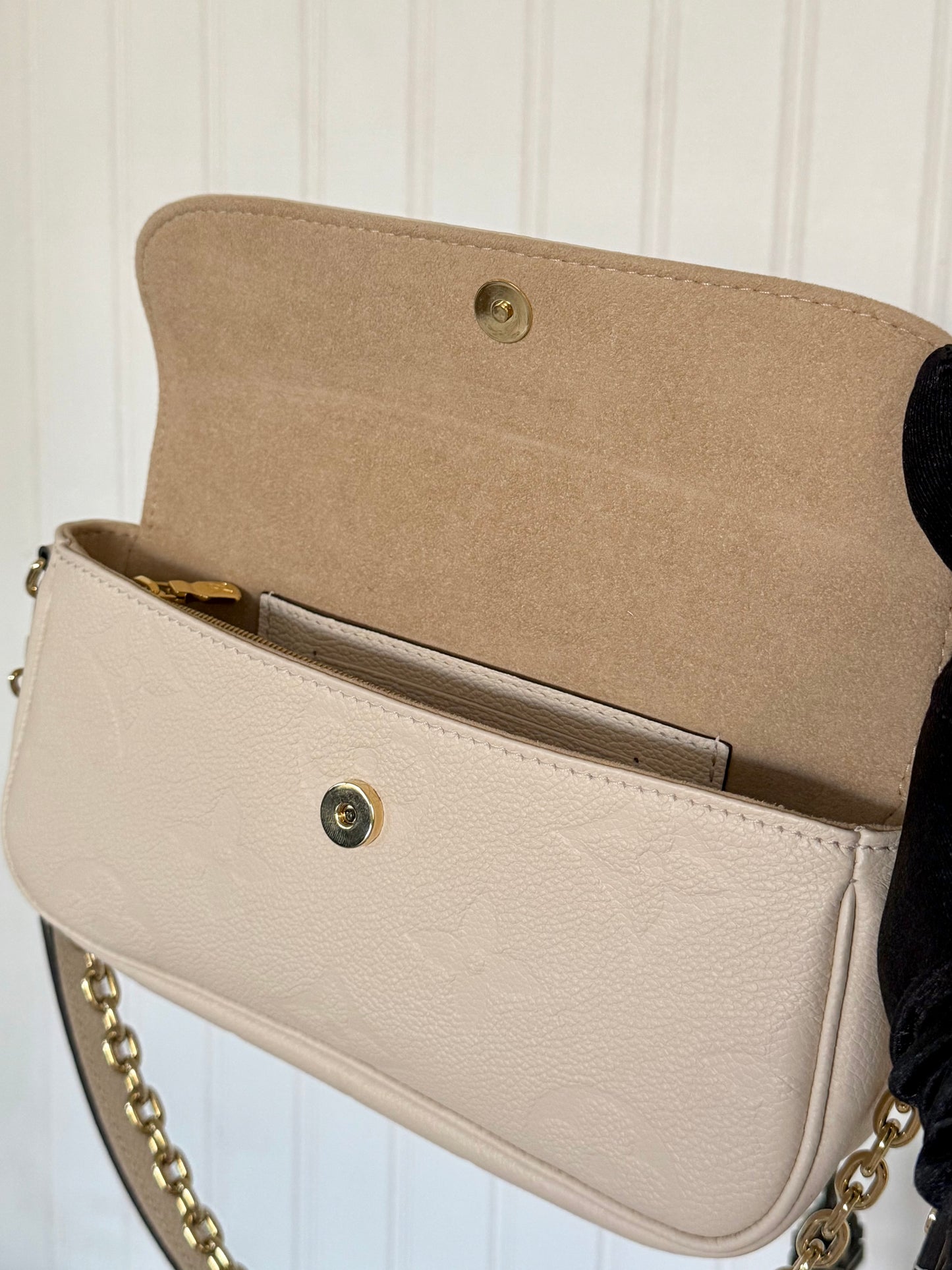 Louis Vuitton Ivy Wallet on Chain Cream Empreinte