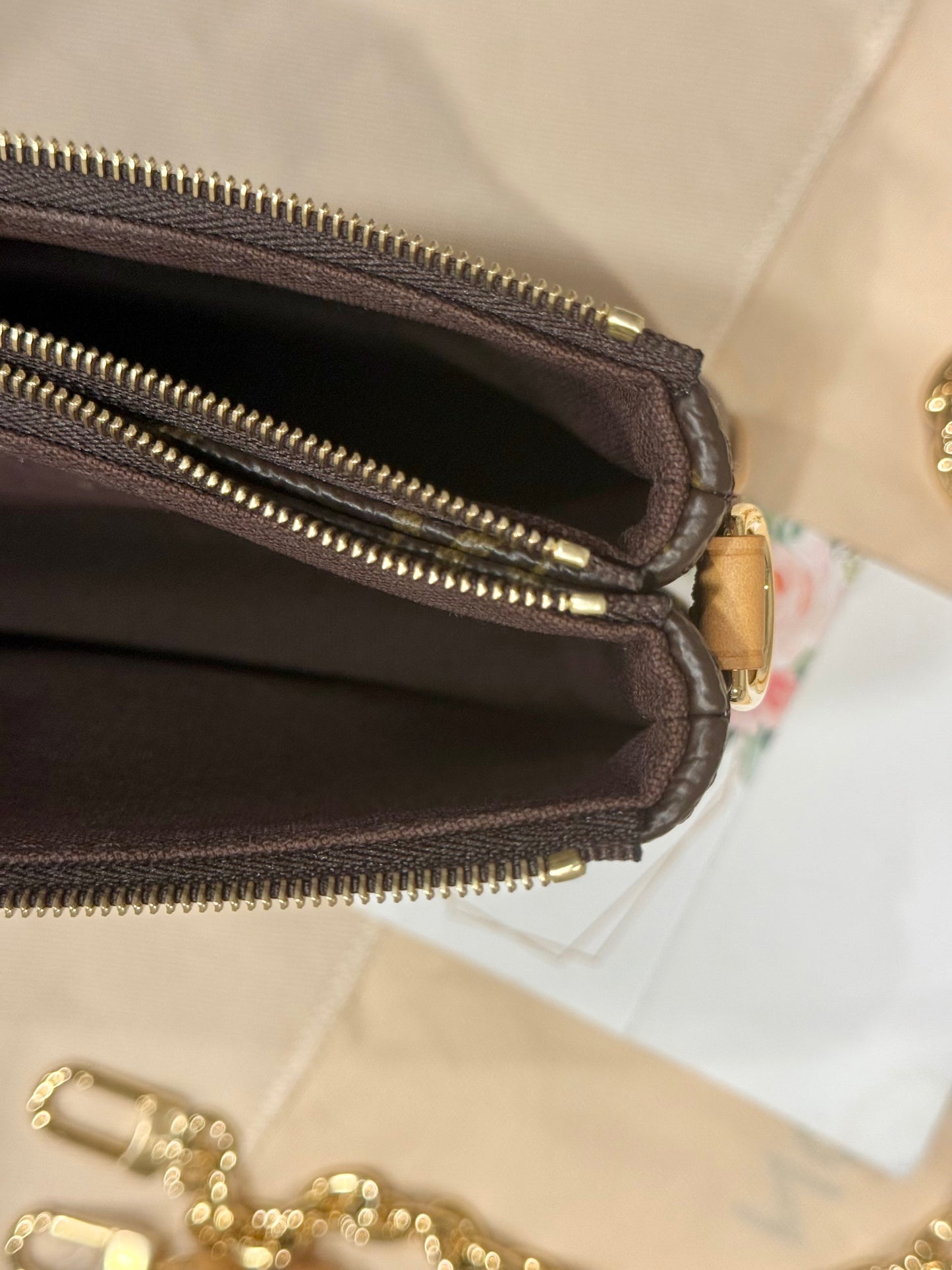 Louis Vuitton Pochette Liv Mono