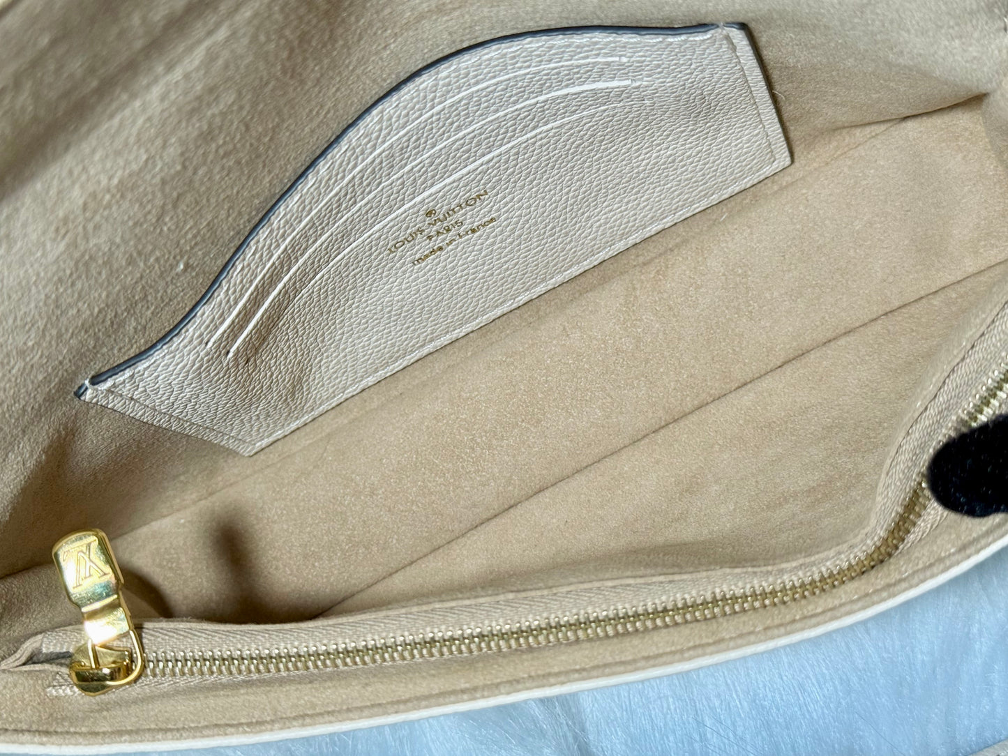 Louis Vuitton Ivy Wallet on Chain Cream Empreinte