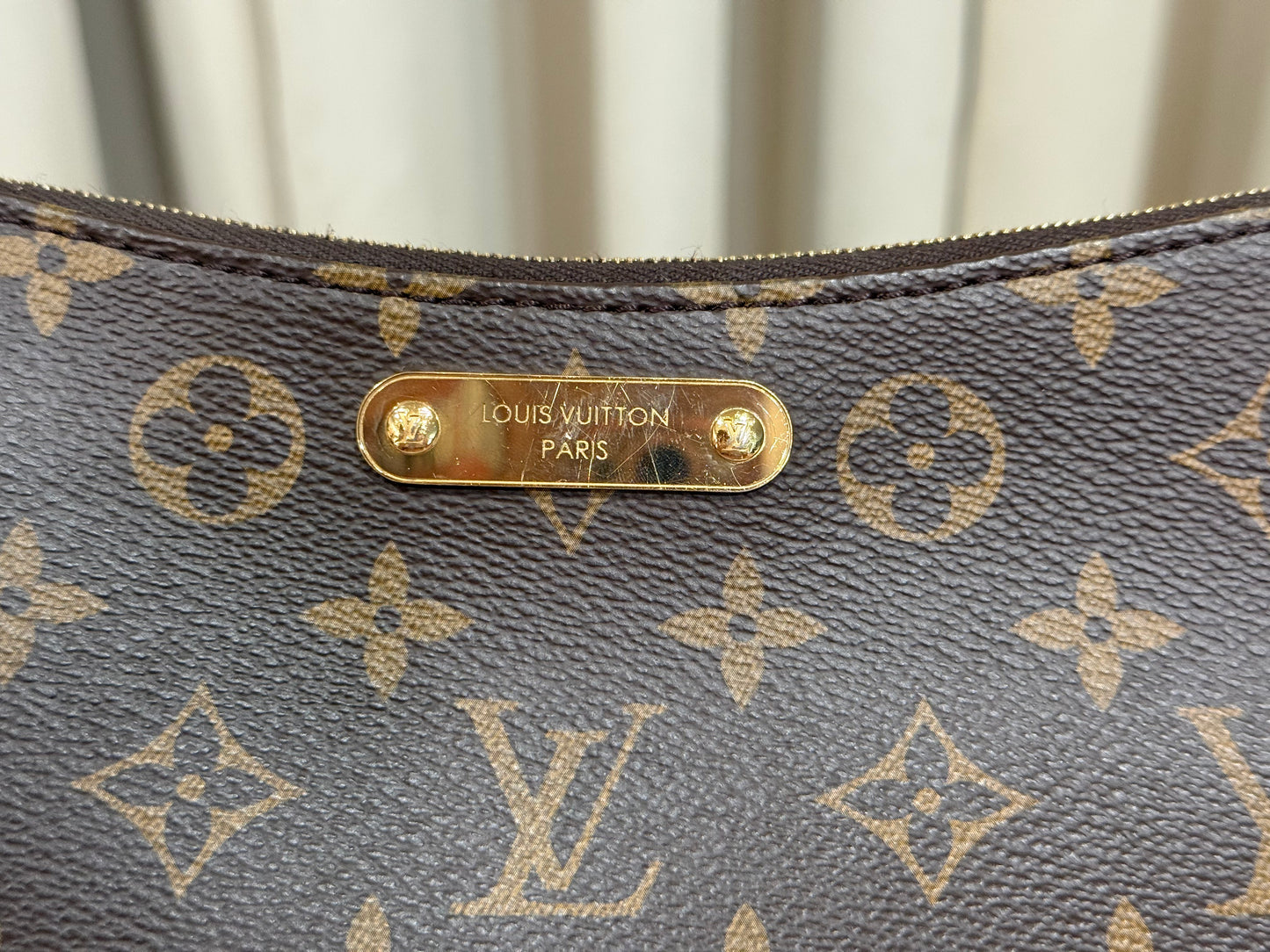 Louis Vuitton Pochette Liv Mono