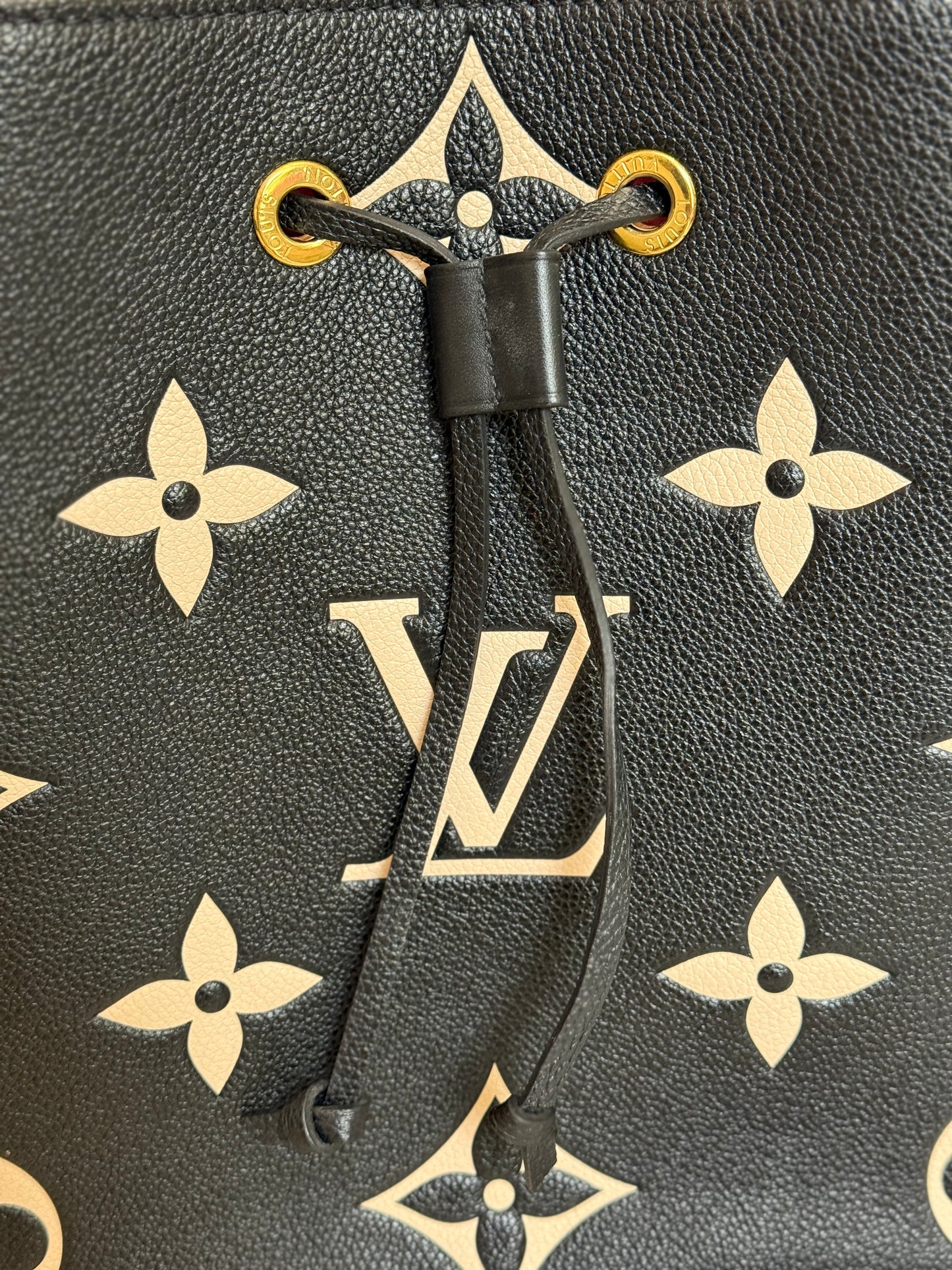 Louis Vuitton Neonoe MM Empreinte Bicolor Black/Beige