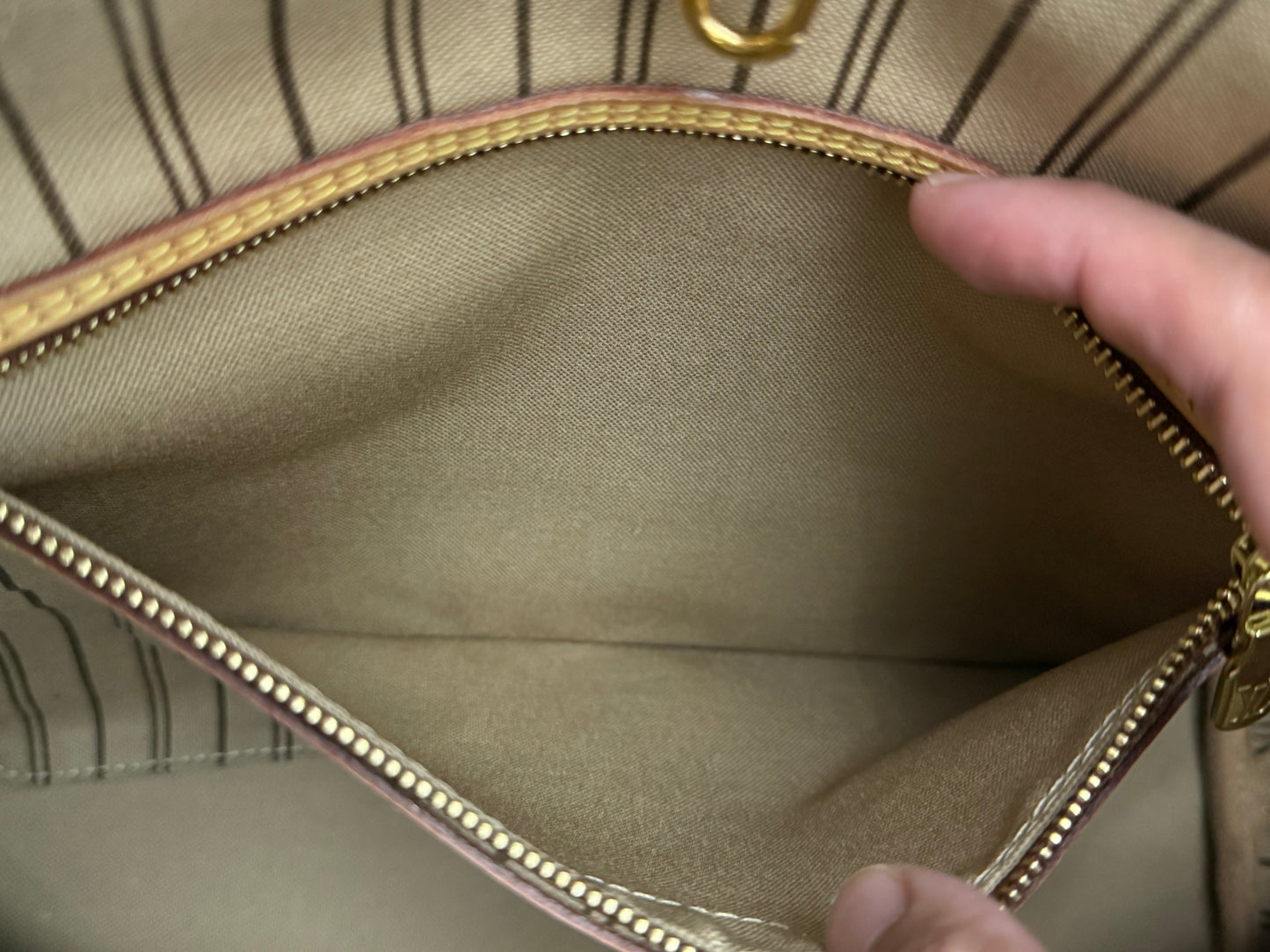 Louis Vuitton Neverfull MM Mono Beige