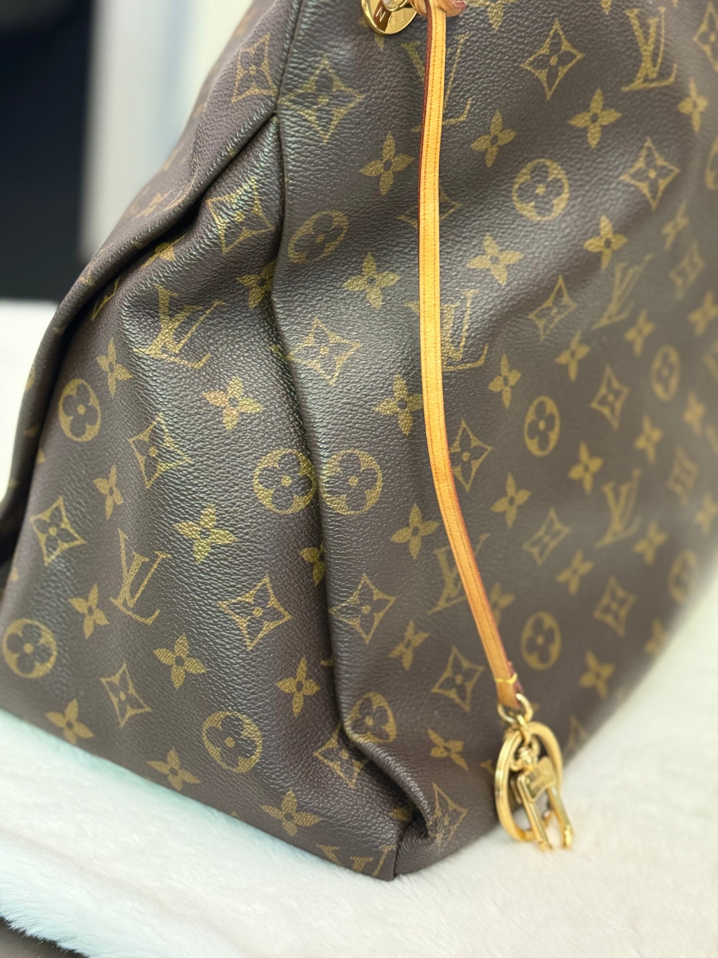 Louis Vuitton Artsy MM Mono
