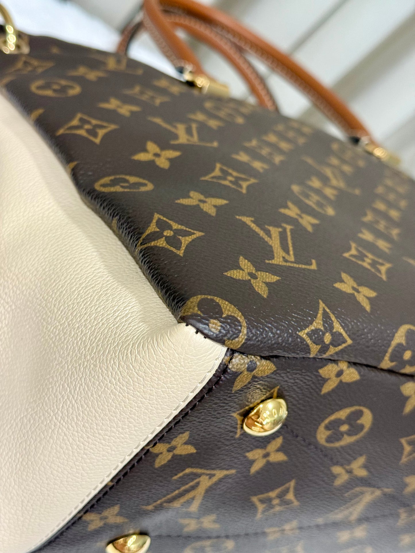 Louis Vuitton Pallas MM Cream Tote