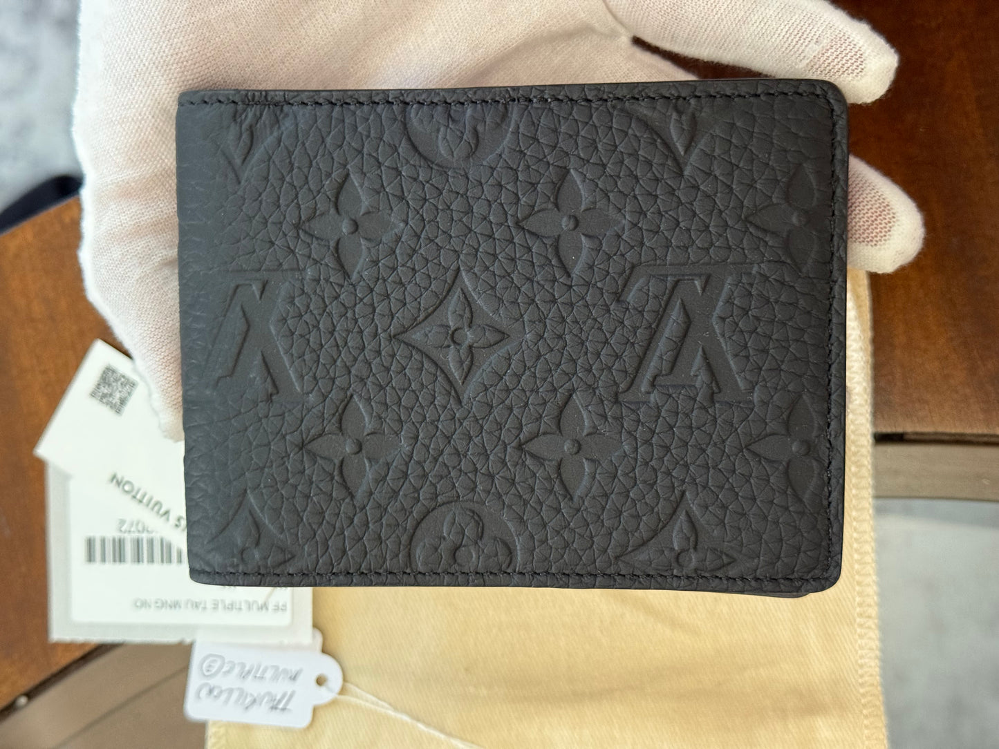 Louis Vuitton Multiple Men’s Wallet in Black Taurillon