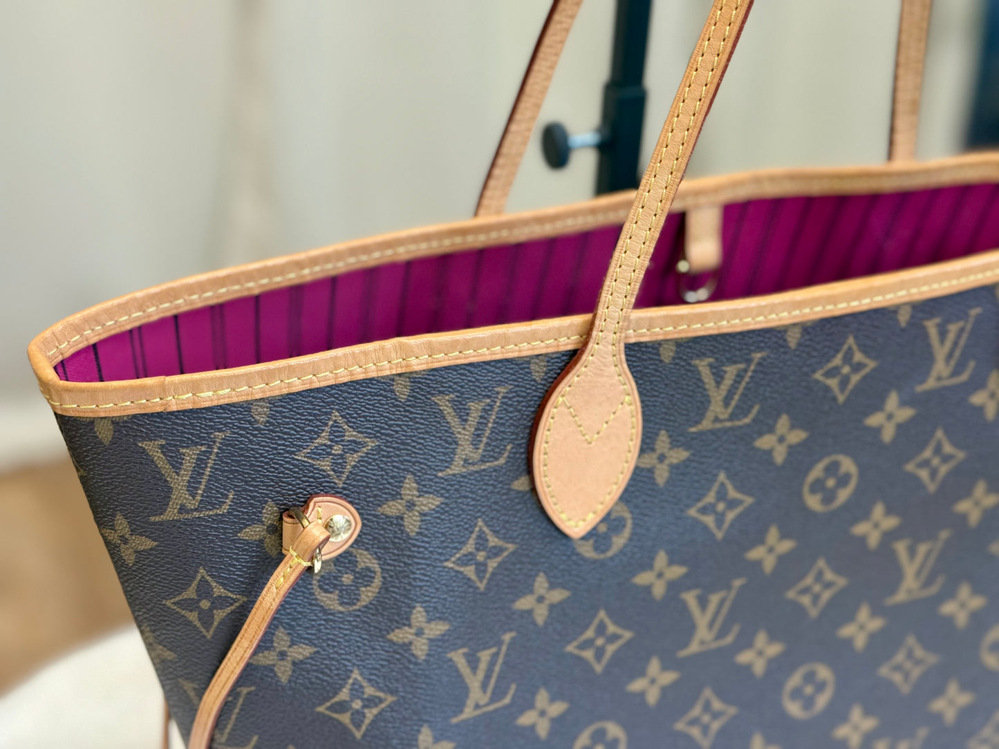 Louis Vuitton Neverfull MM Mono Pivoine