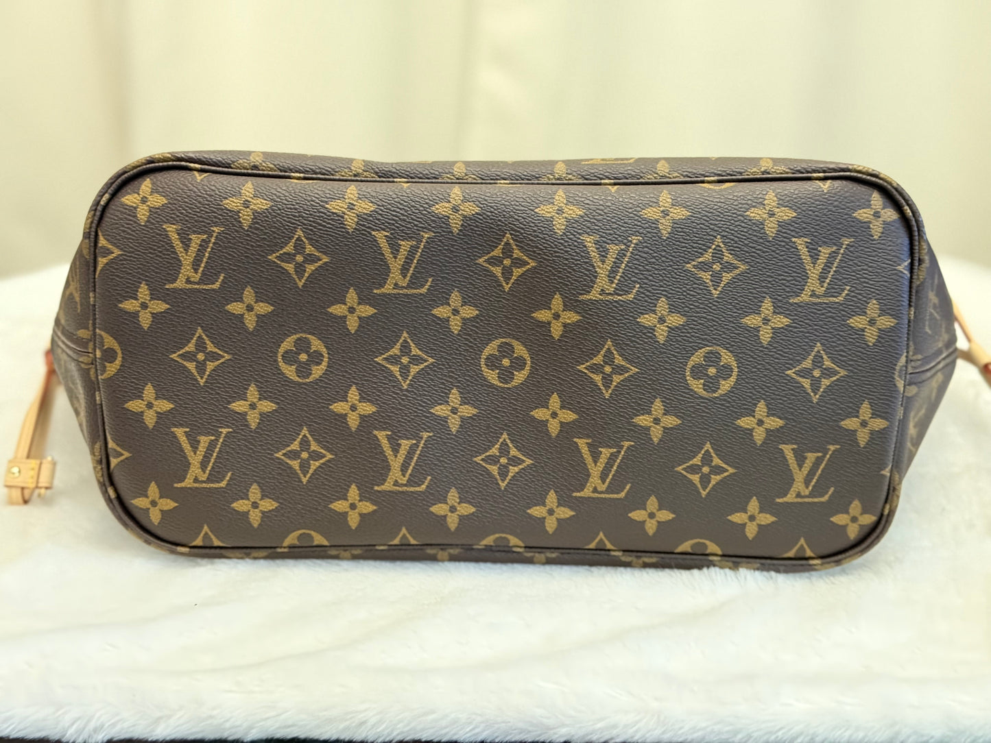 Louis Vuitton Neverfull MM Mono Cerise