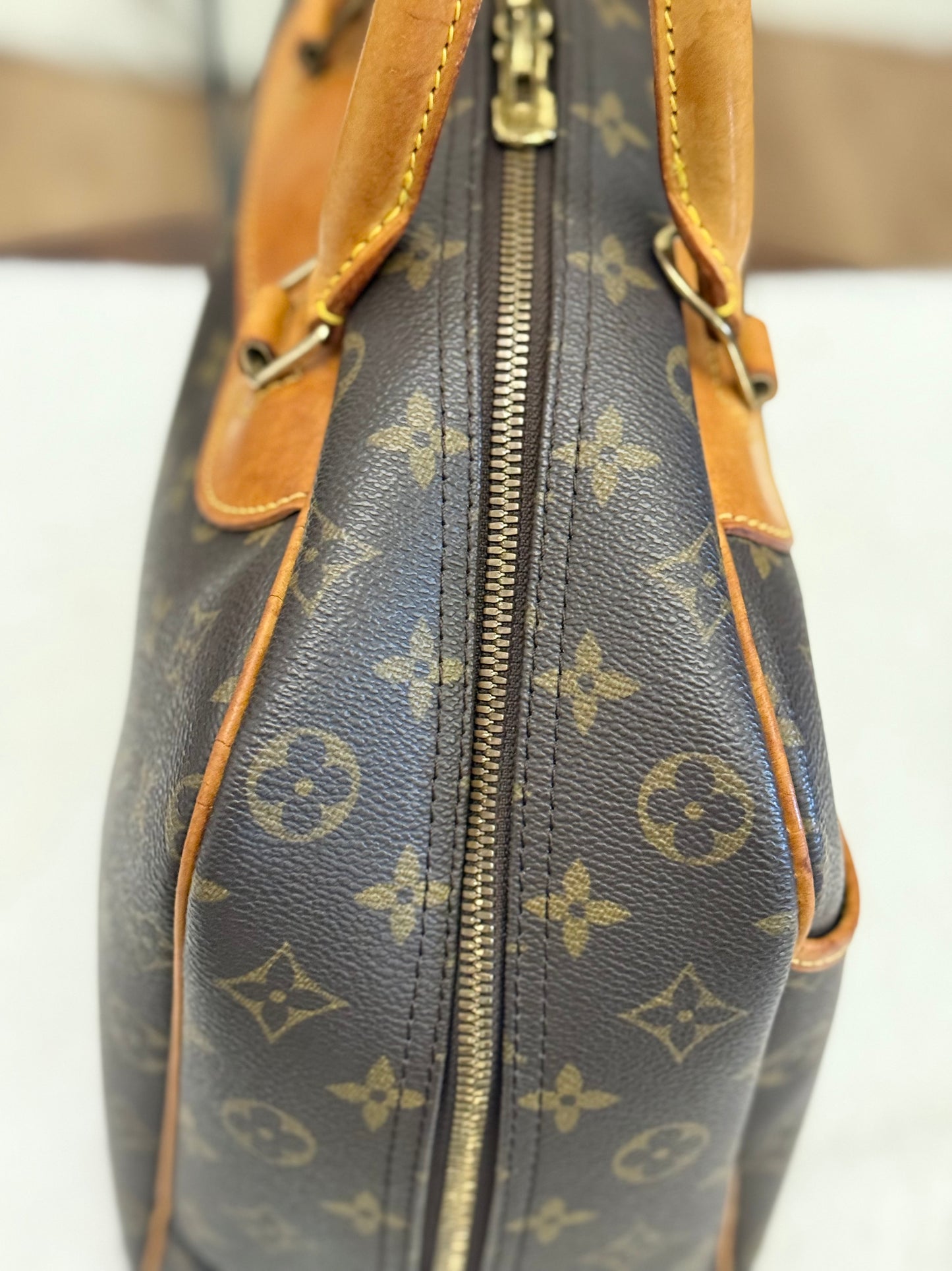 Louis Vuitton Deauville Mono