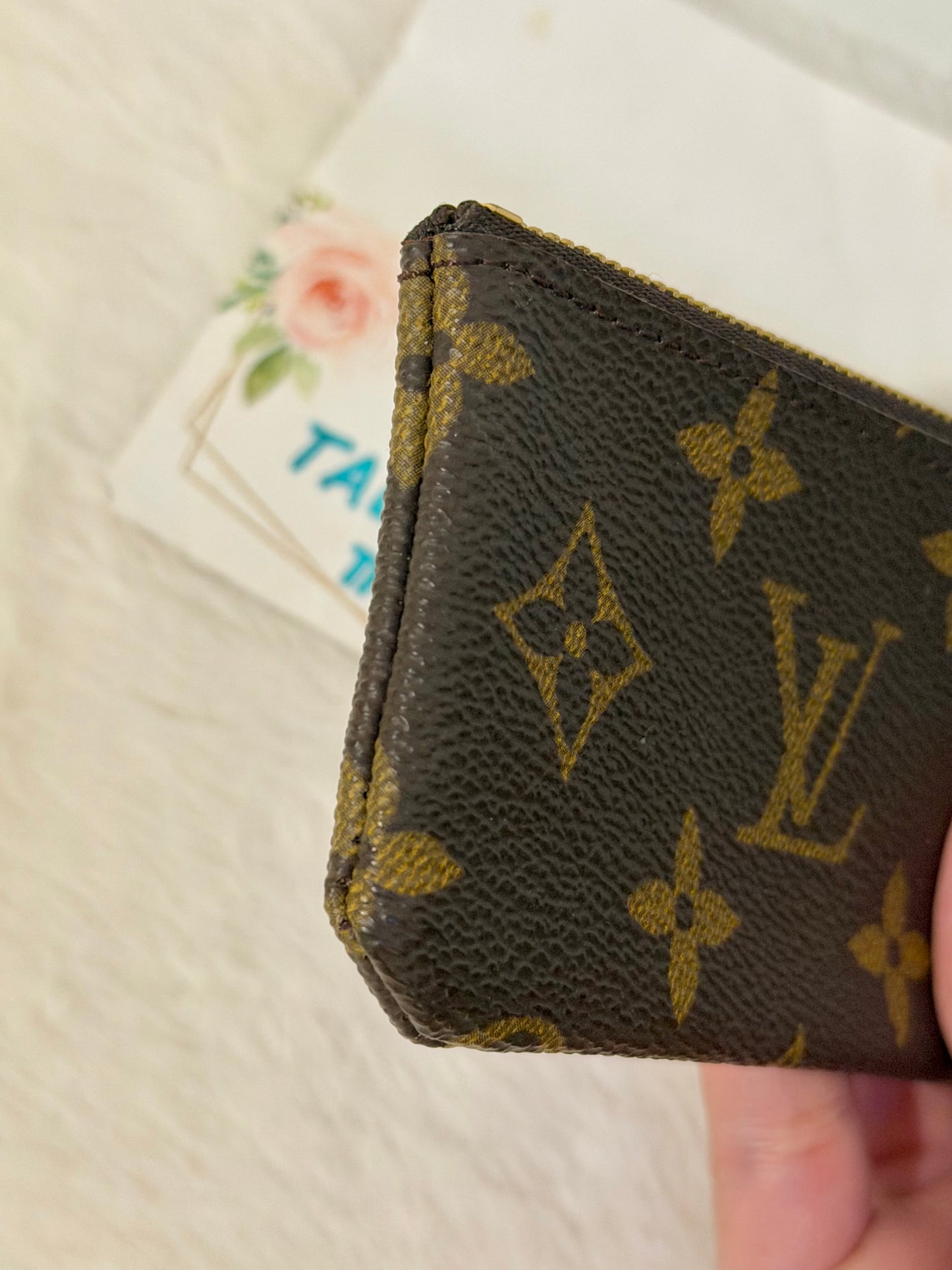 Louis Vuitton Key Pouch/Cles Mono