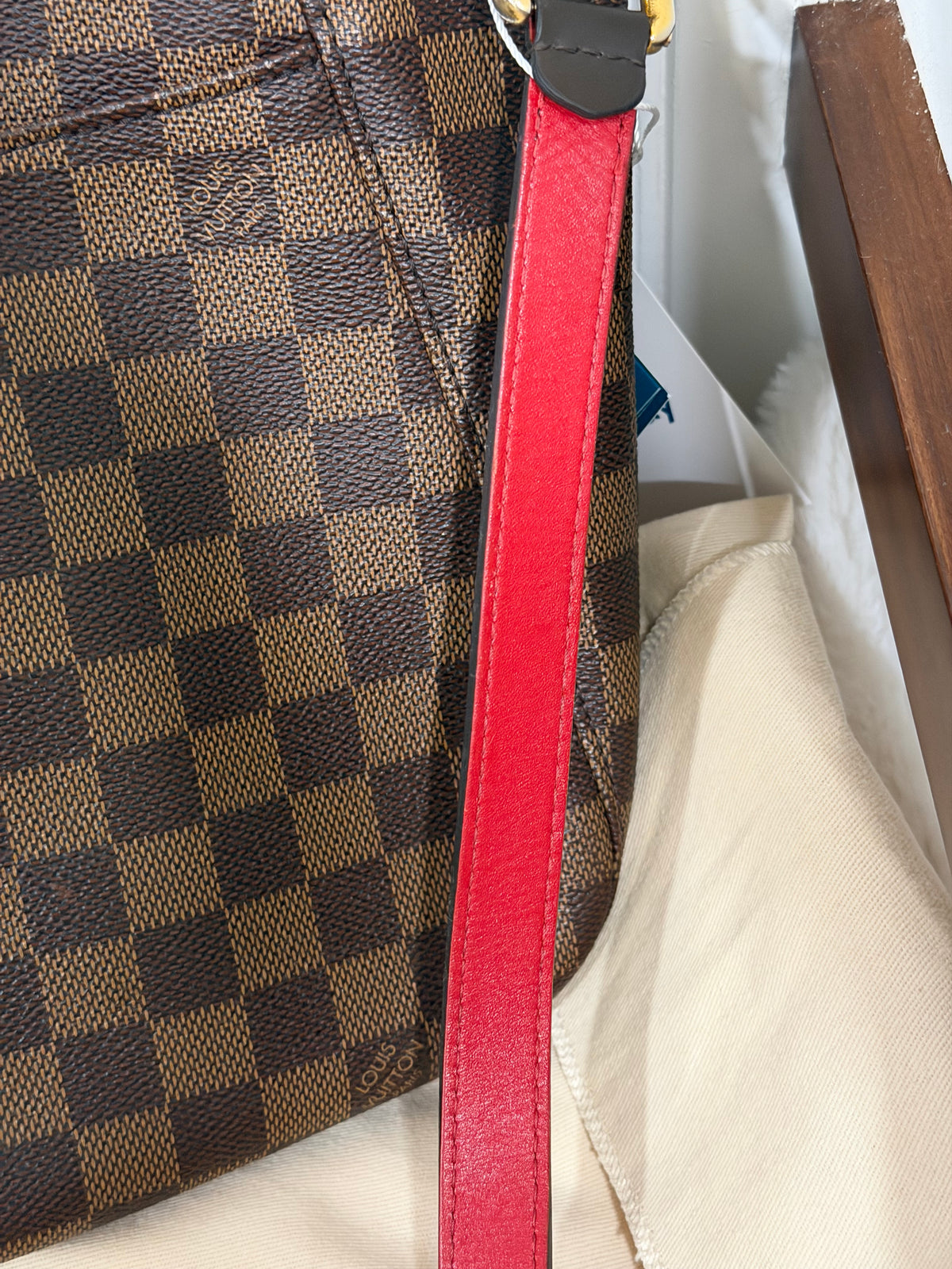 Louis Vuitton South Bank Besace Damier Ebene SD0159