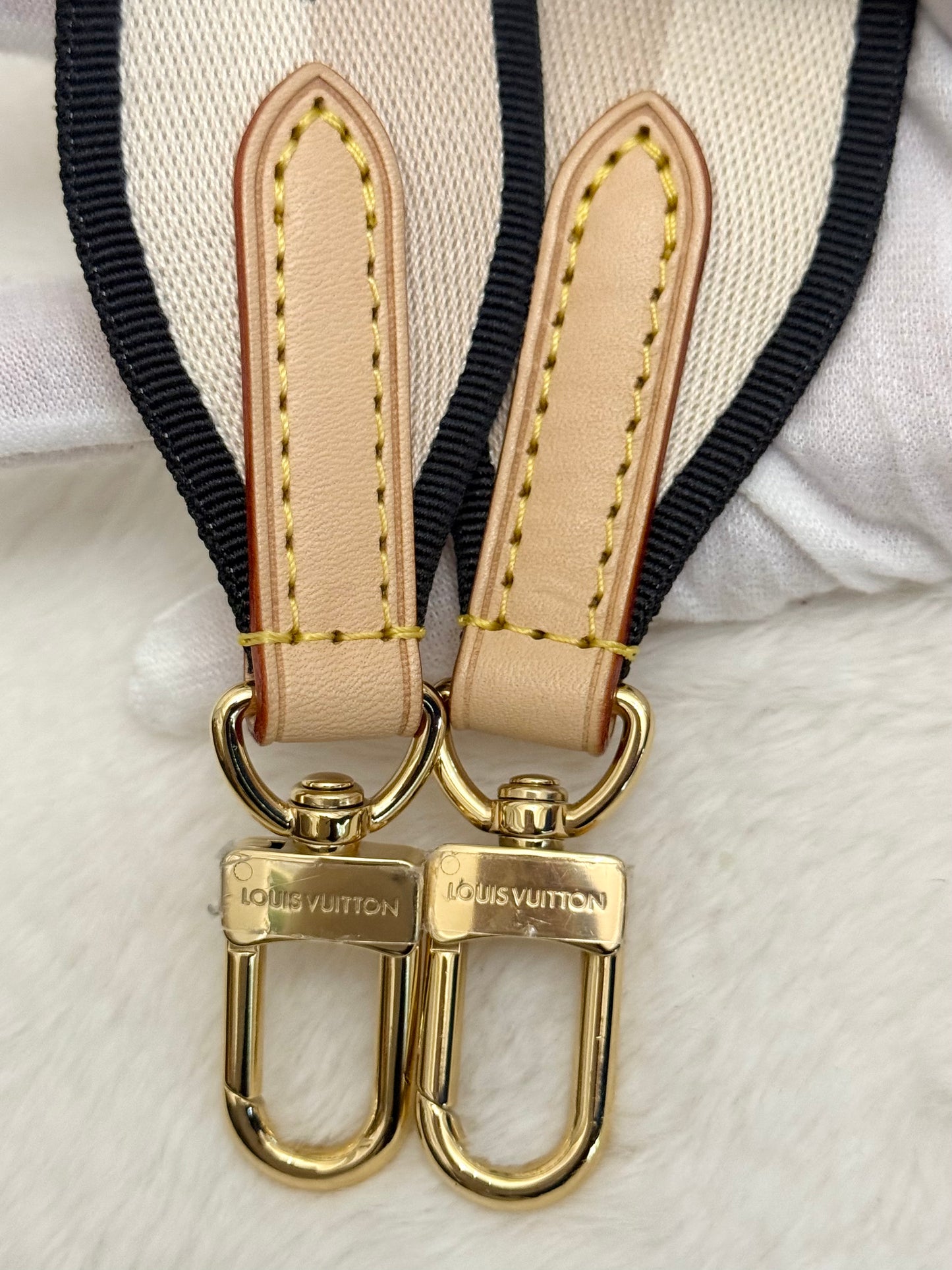 Louis Vuitton Speedy Bandouliere 20 Mono with Black/Pink Adjustable Strap