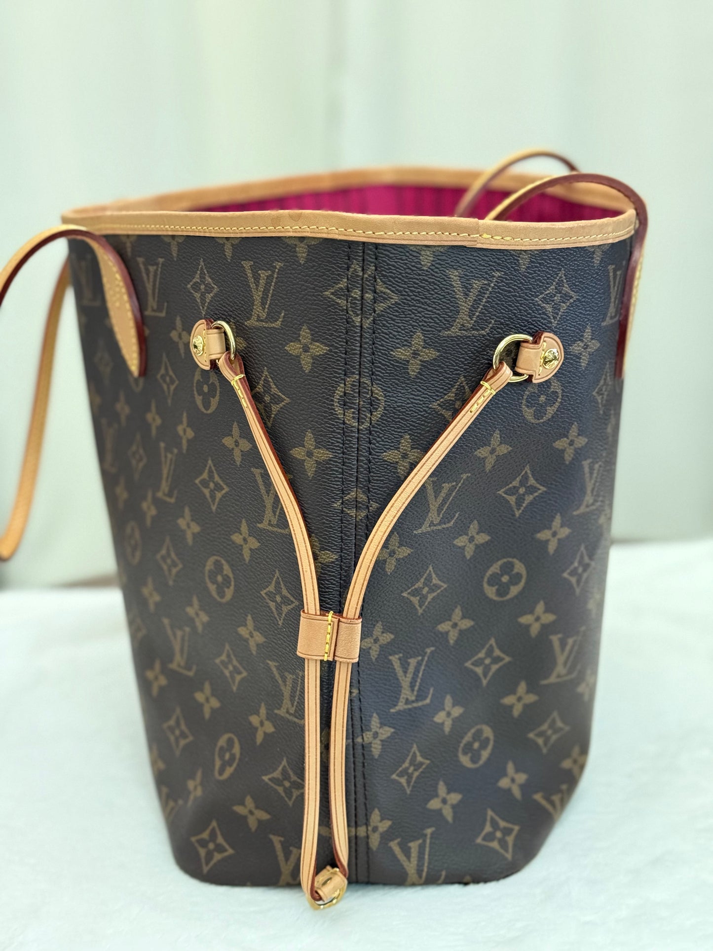 Loui Vuitton Neverfull MM Pivoine Bag and Pouch