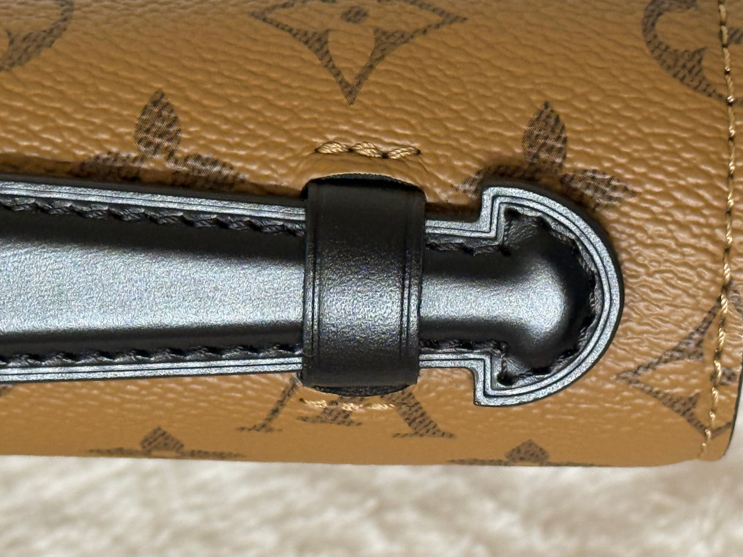 Louis Vuitton Pochette Metis Mono Reverse