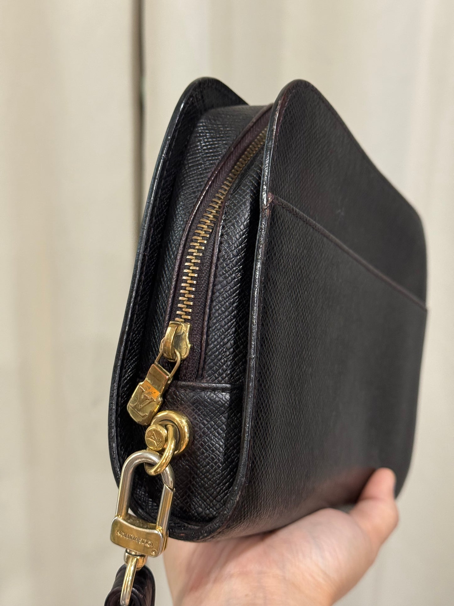 Louis Vuitton Taiga Baikal Clutch Noir/Black