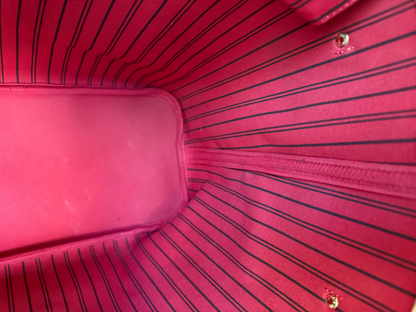 Louis Vuitton Neverfull MM Mono Cerise