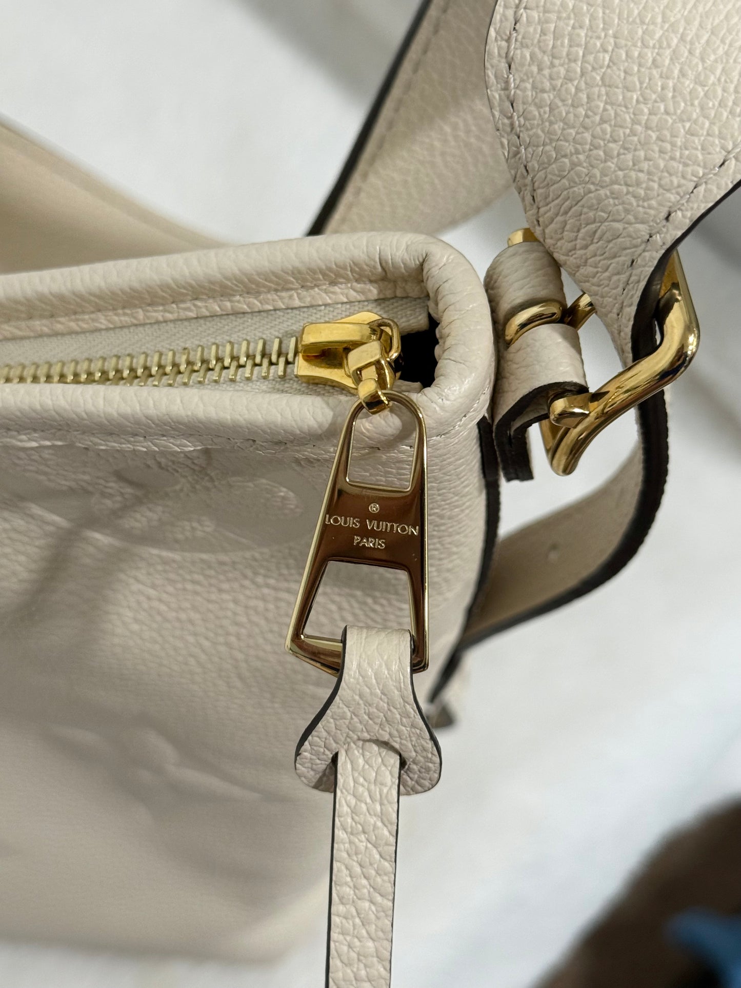 Louis Vuitton Carryall PM Creme