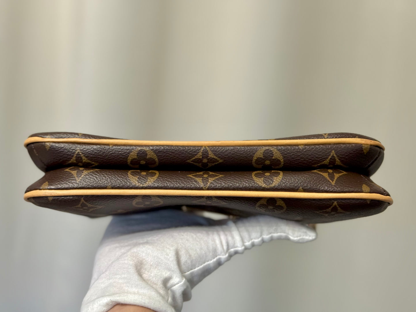 Louis Vuitton Pochette Liv Mono