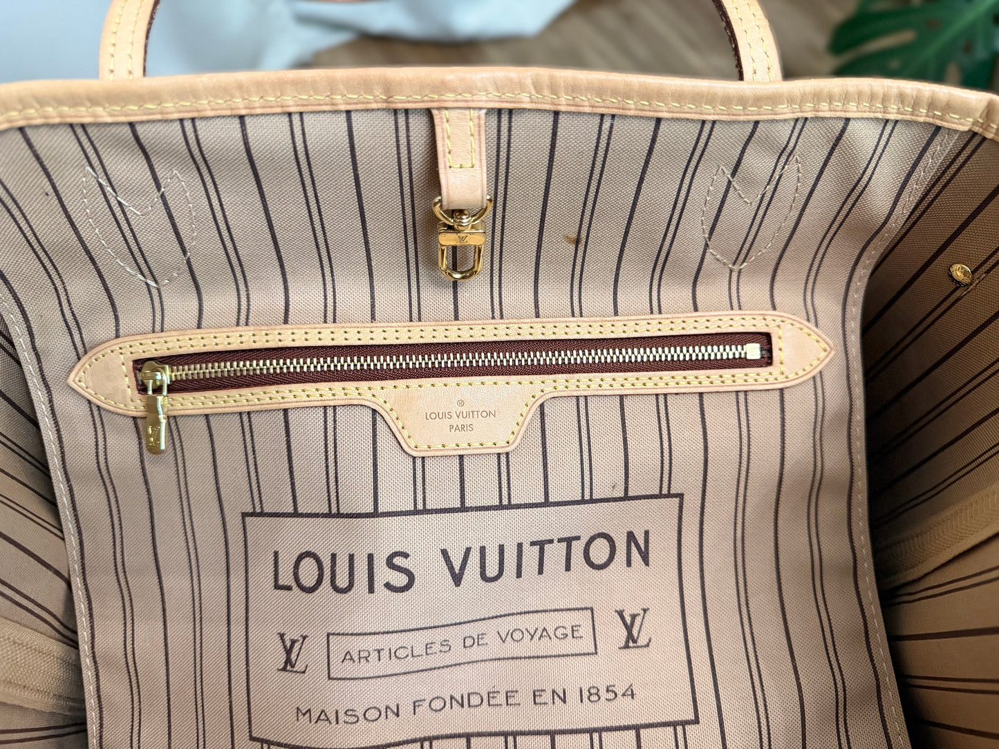 Louis Vuitton Neverfull MM Mono Bag and Pouch Set