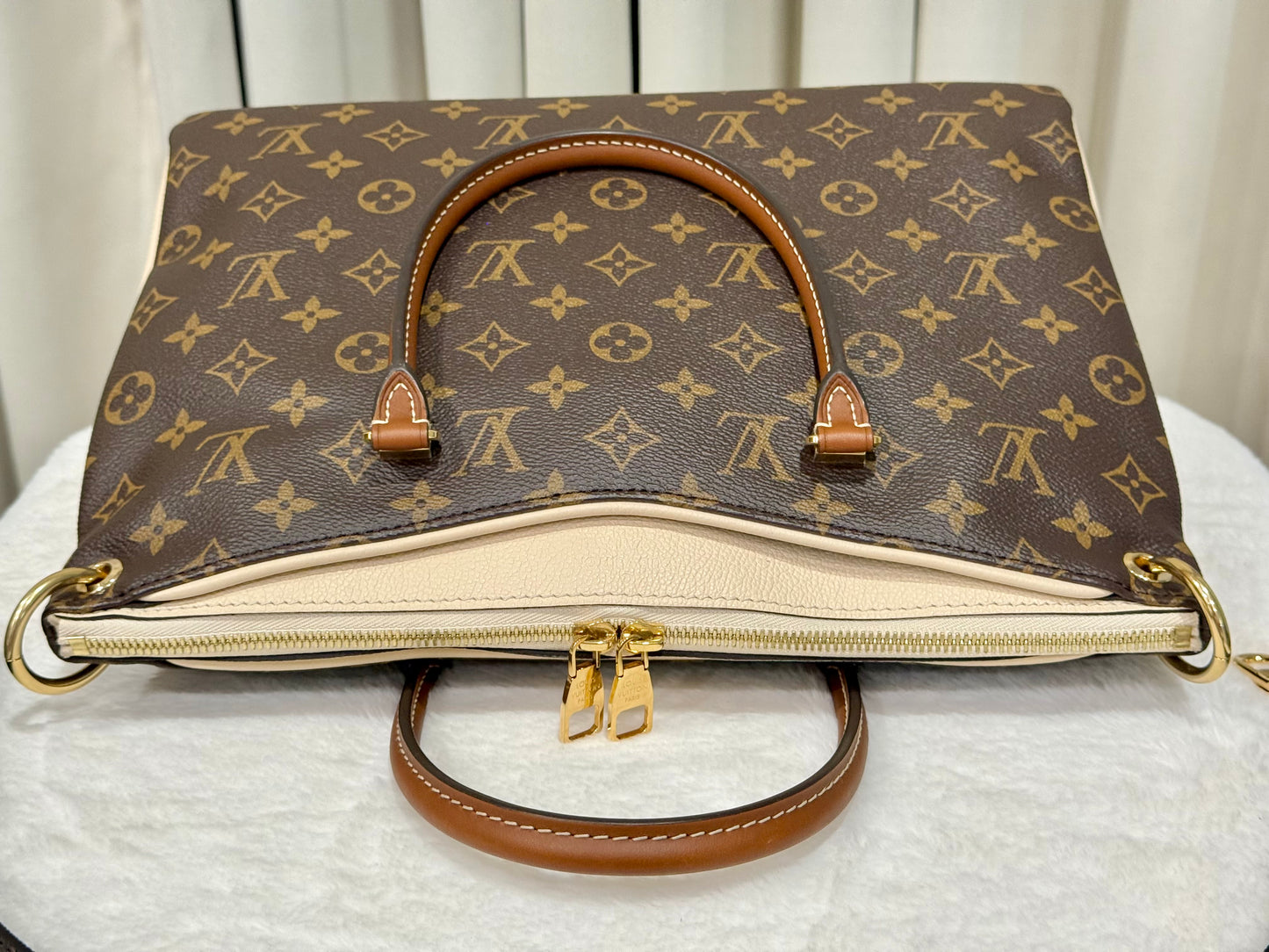 Louis Vuitton Pallas MM Cream Tote