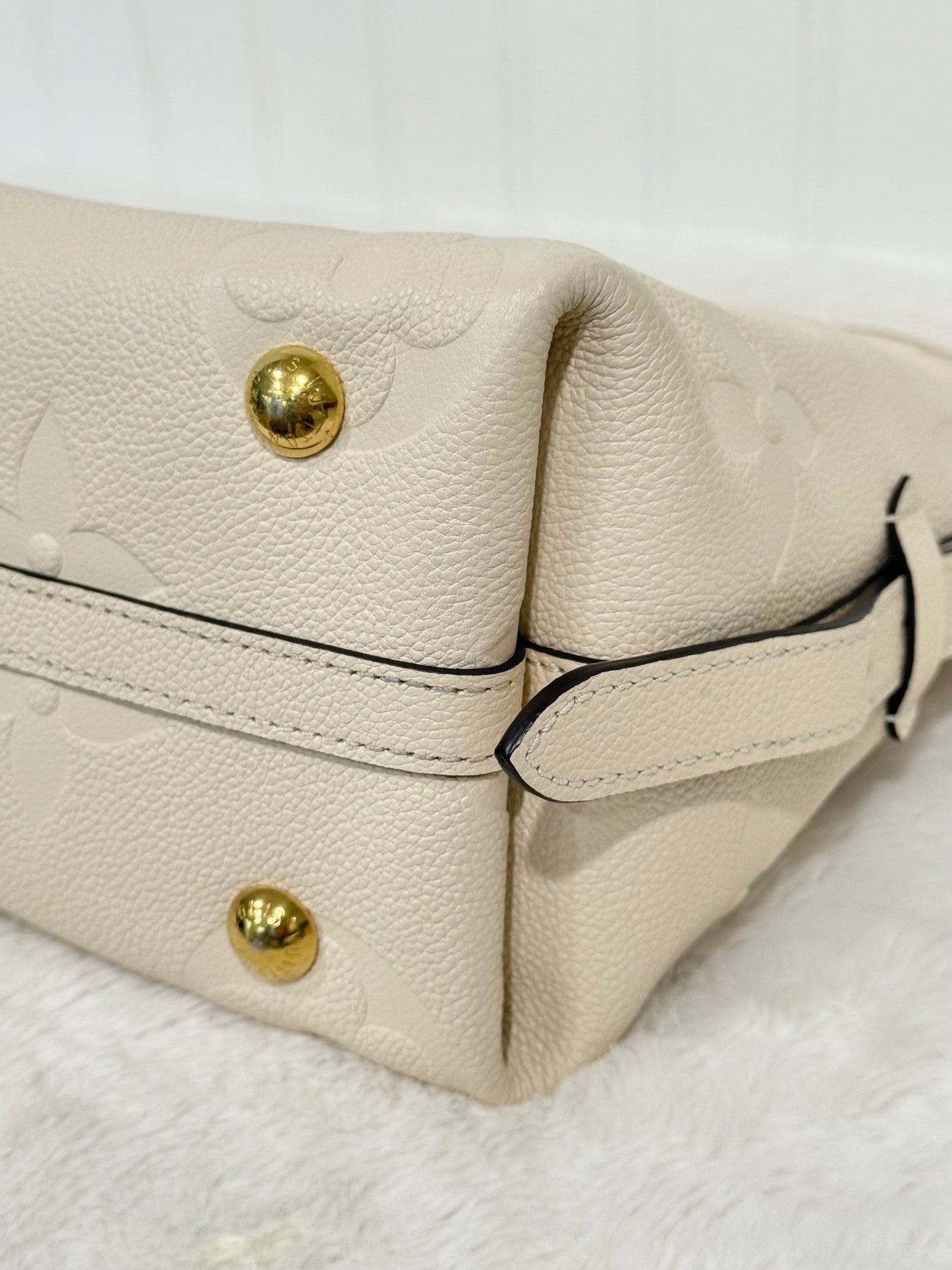 Louis Vuitton Carryall PM Creme