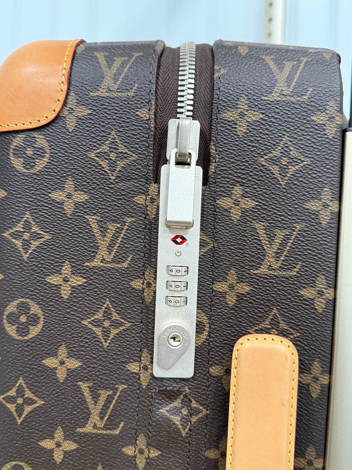 Louis Vuitton Horizon 55 Mono