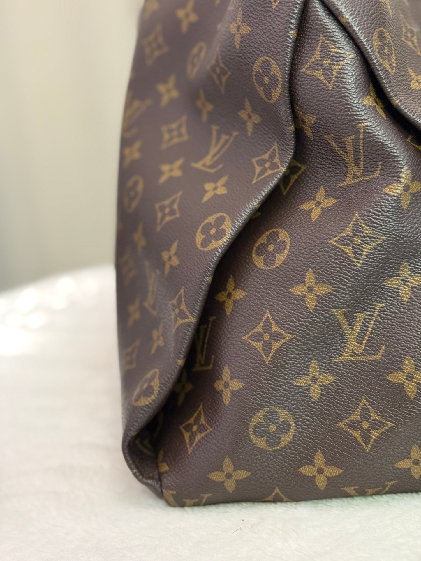 Louis Vuitton Artsy MM Mono