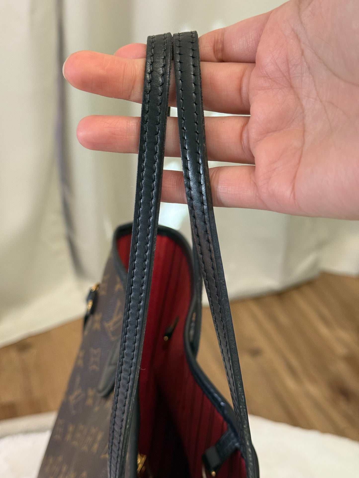 Louis Vuitton Neverfull MM World Tour Cerise