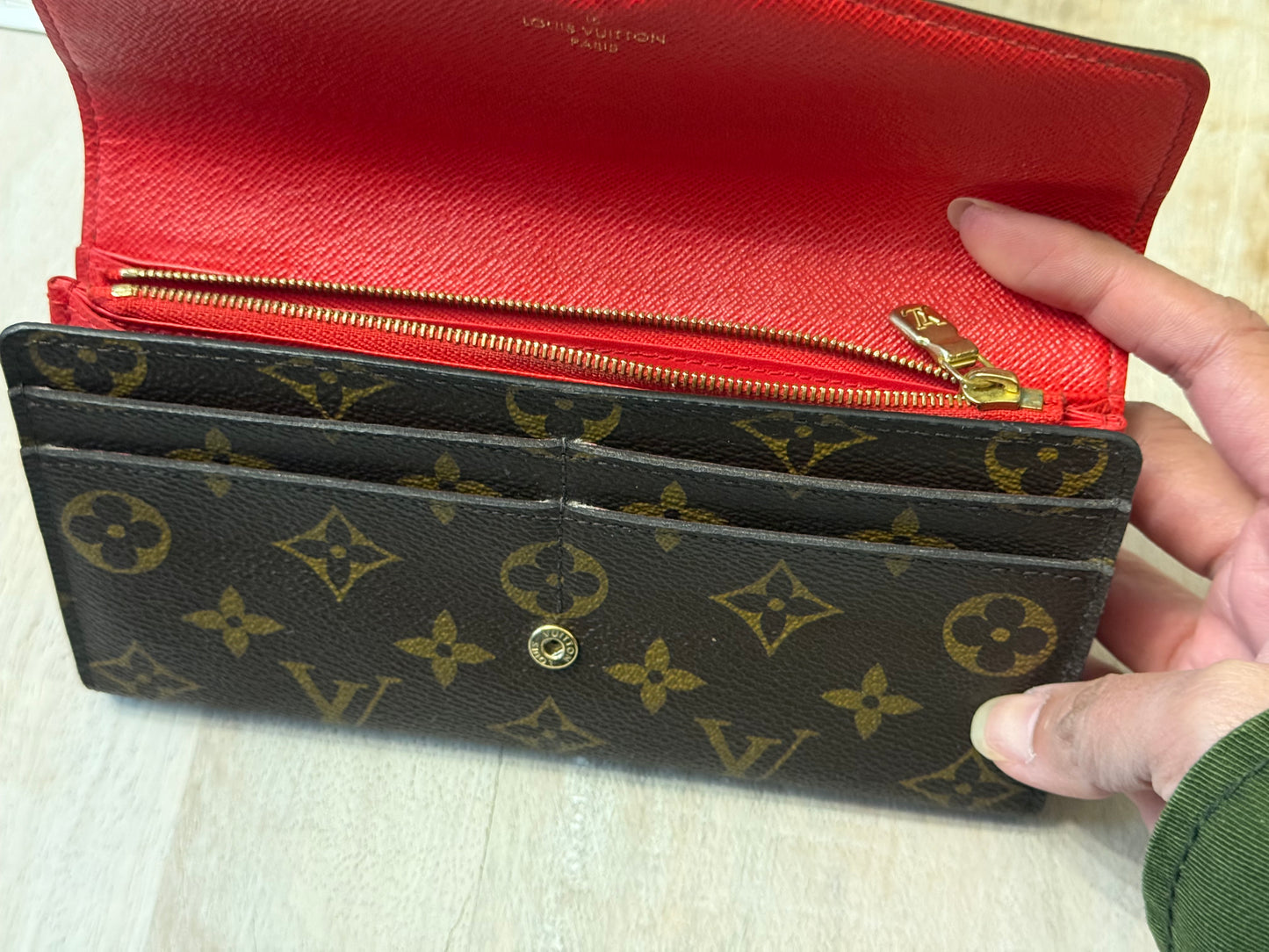 Louis Vuitton Sarah Wallet Mono Red