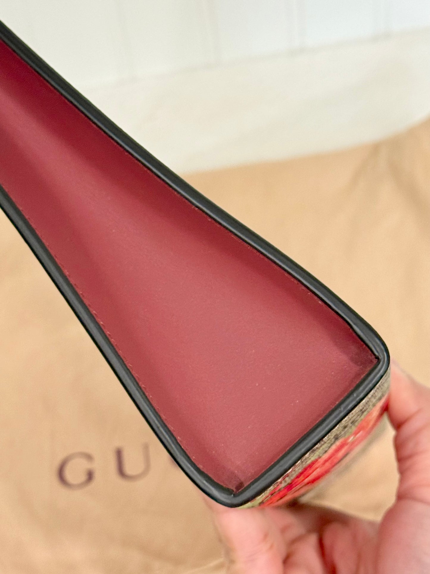 Gucci GG Supreme Ebony/Beige Blooms Clutch