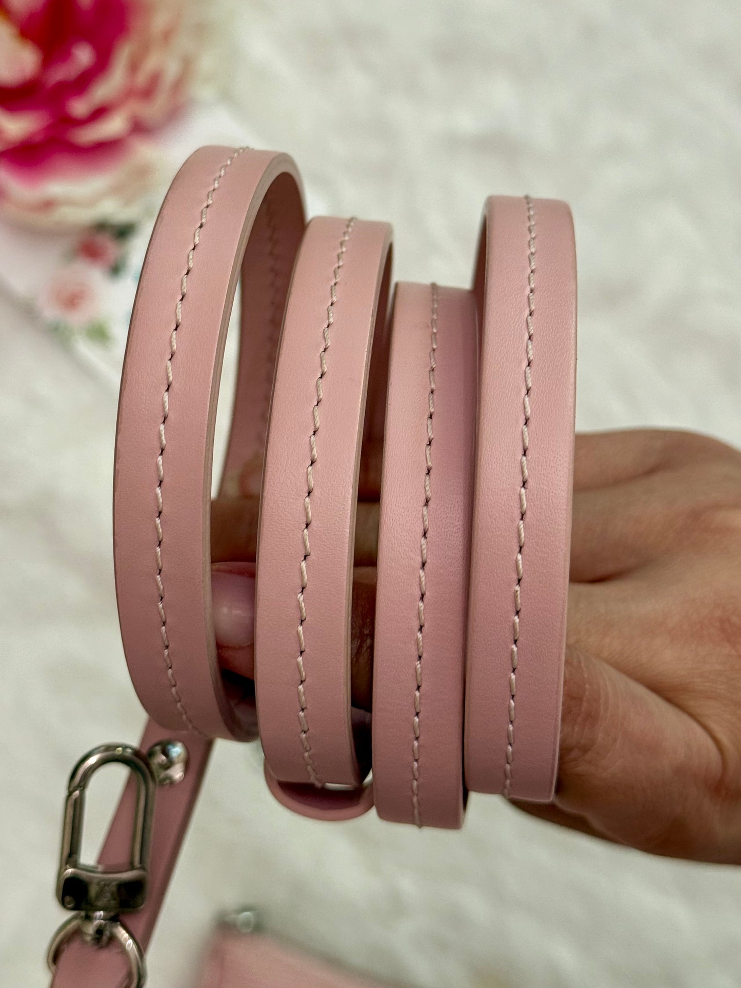 Louis Vuitton Easy Pouch on Strap Epi Rose Ballerine