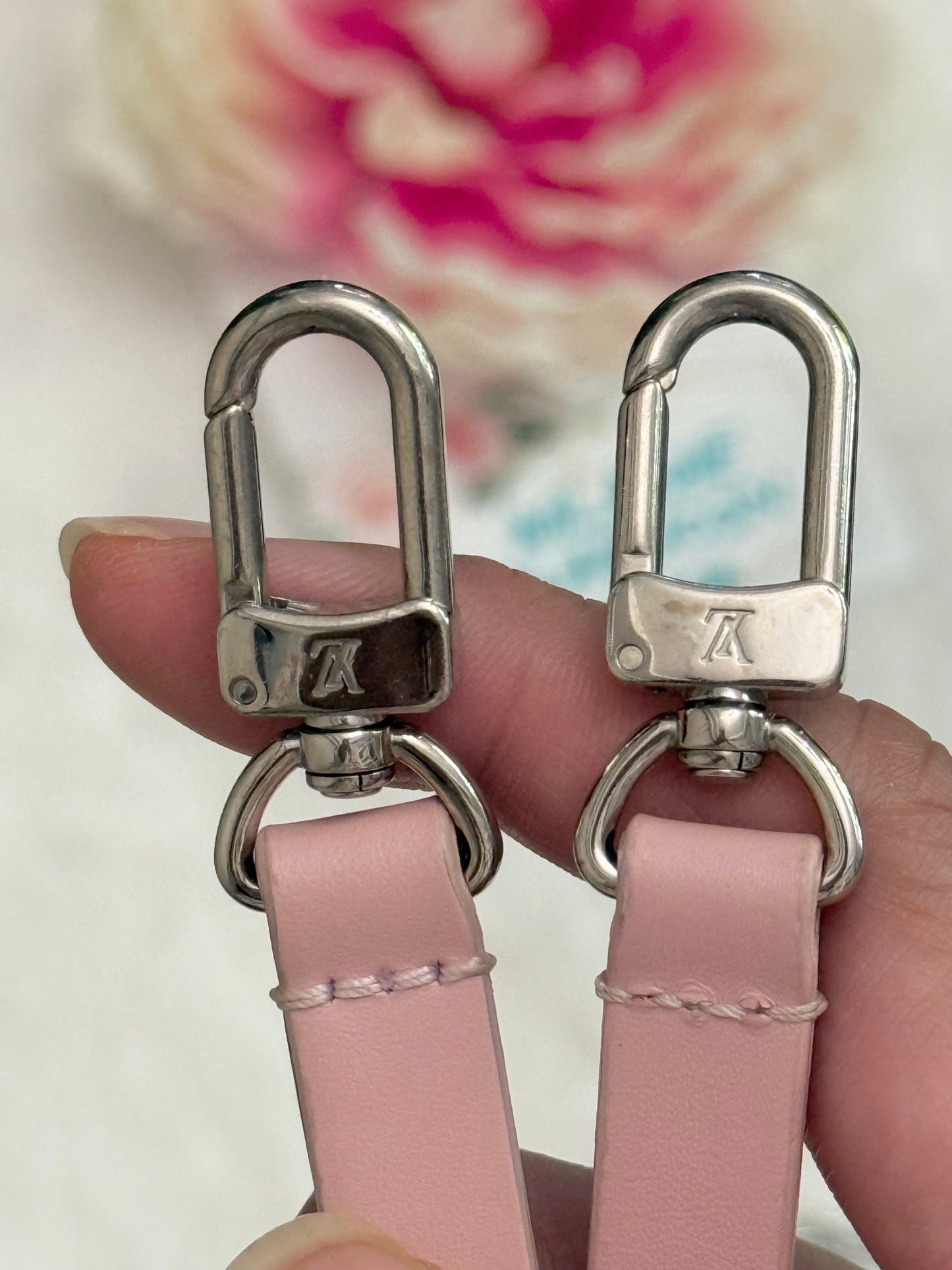 Louis Vuitton Easy Pouch on Strap Epi Rose Ballerine