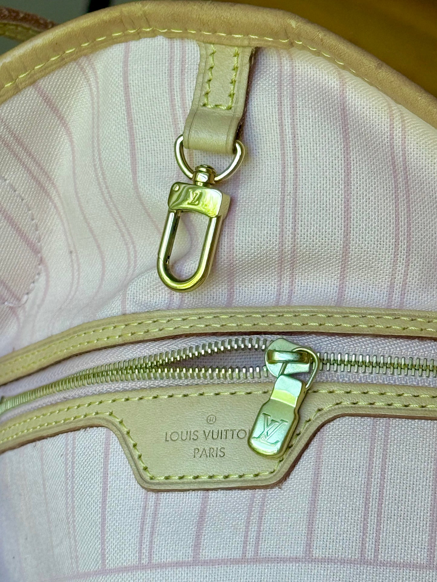 Louis Vuitton Neverfull MM Damier Azur Rose Ballerine