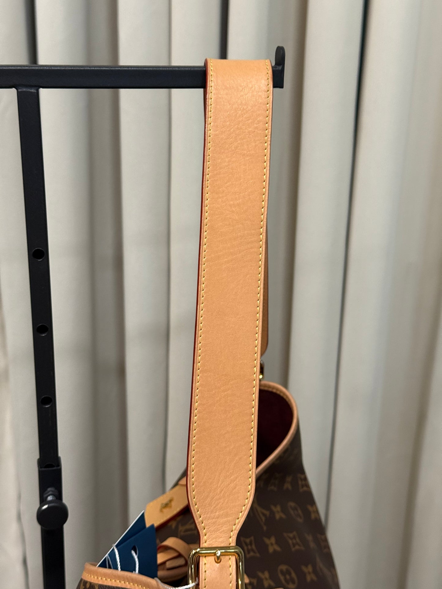 Louis Vuitton Carryall MM Mono (Bag Only)