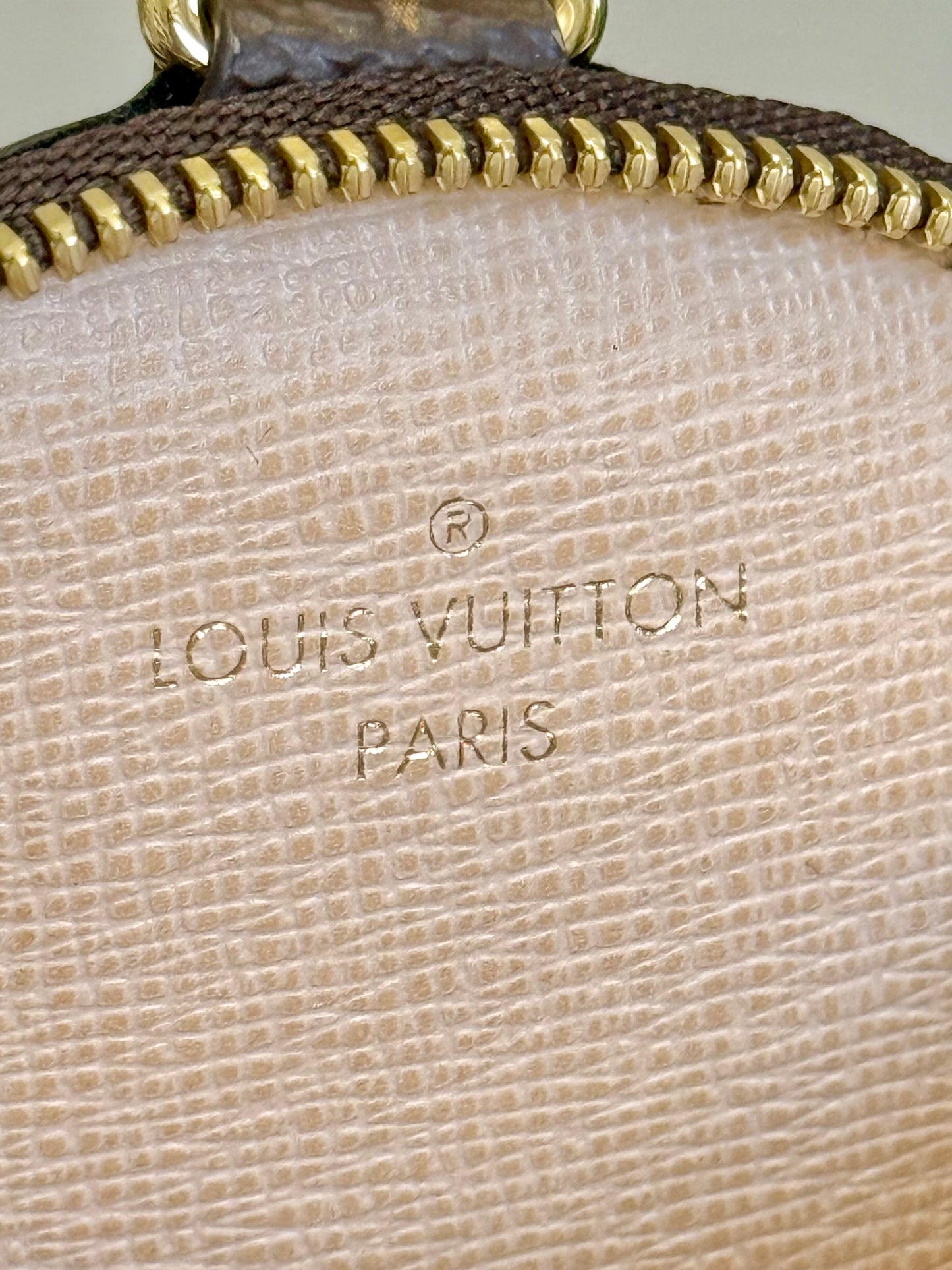 Louis Vuitton Round Coin Purse/Pouch Mono