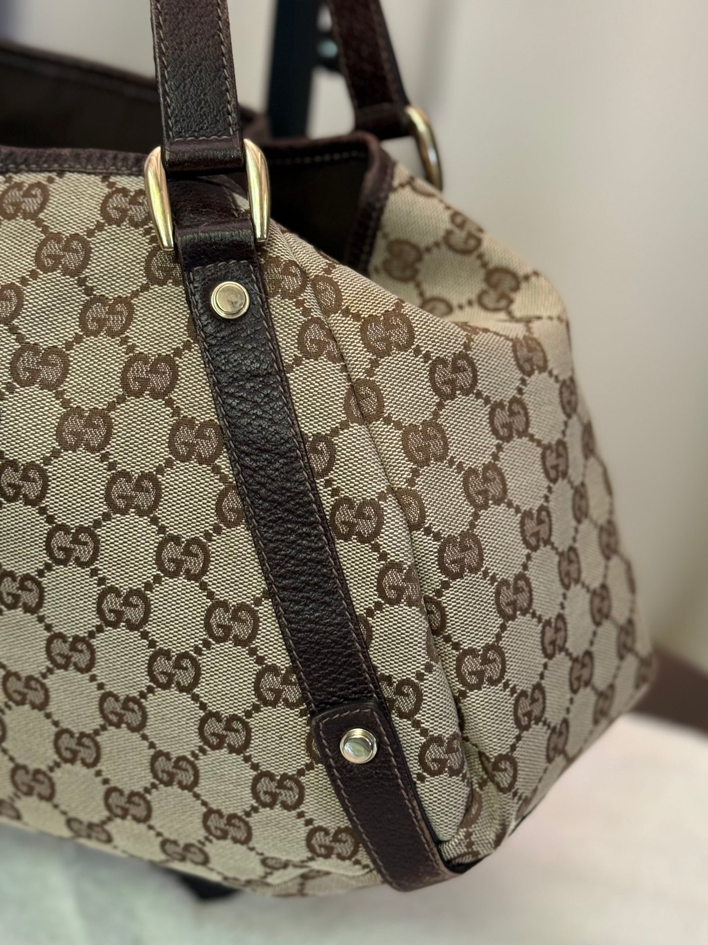 Gucci Medium Abbey Shoulder Bag