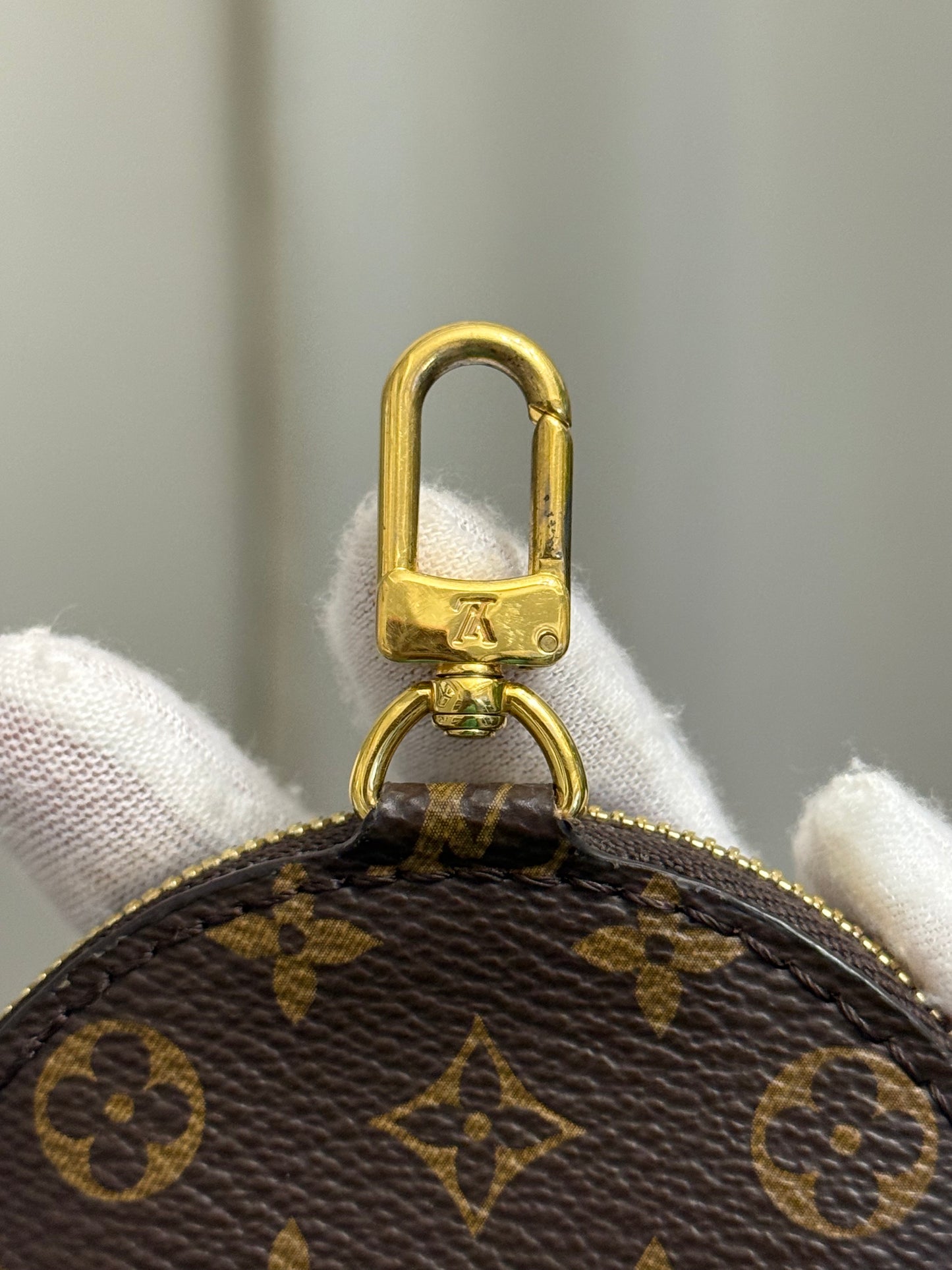 Louis Vuitton Round Coin Pouch Mono