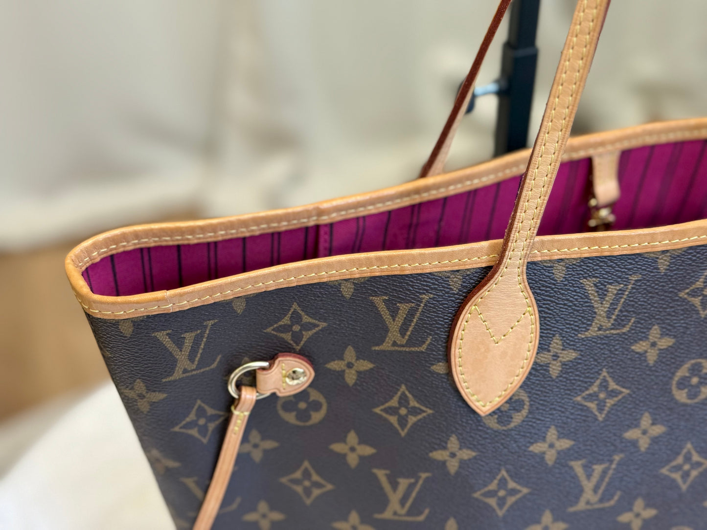 Louis Vuitton Neverfull MM Mono Pivoine