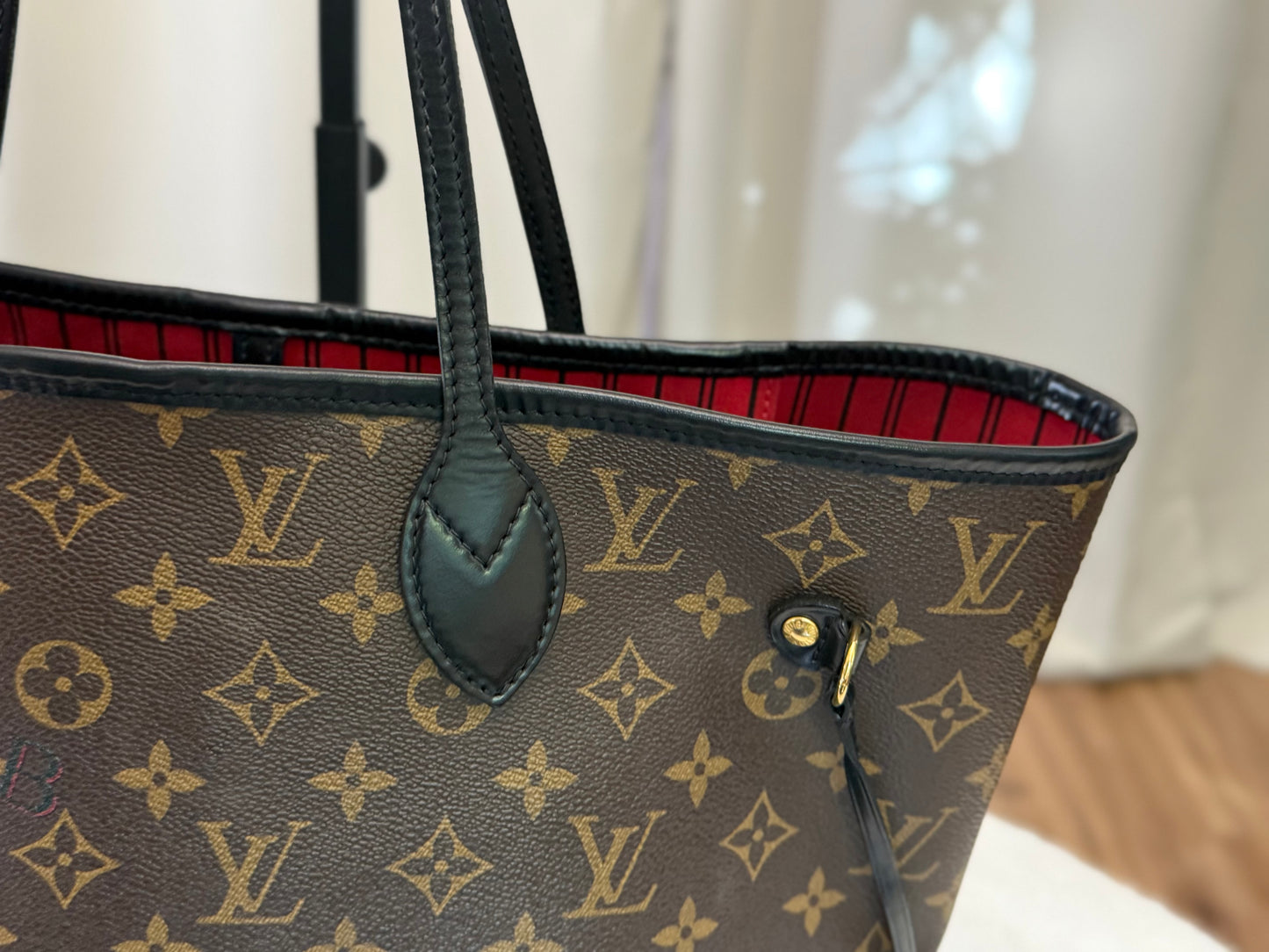 Louis Vuitton Neverfull MM World Tour Cerise