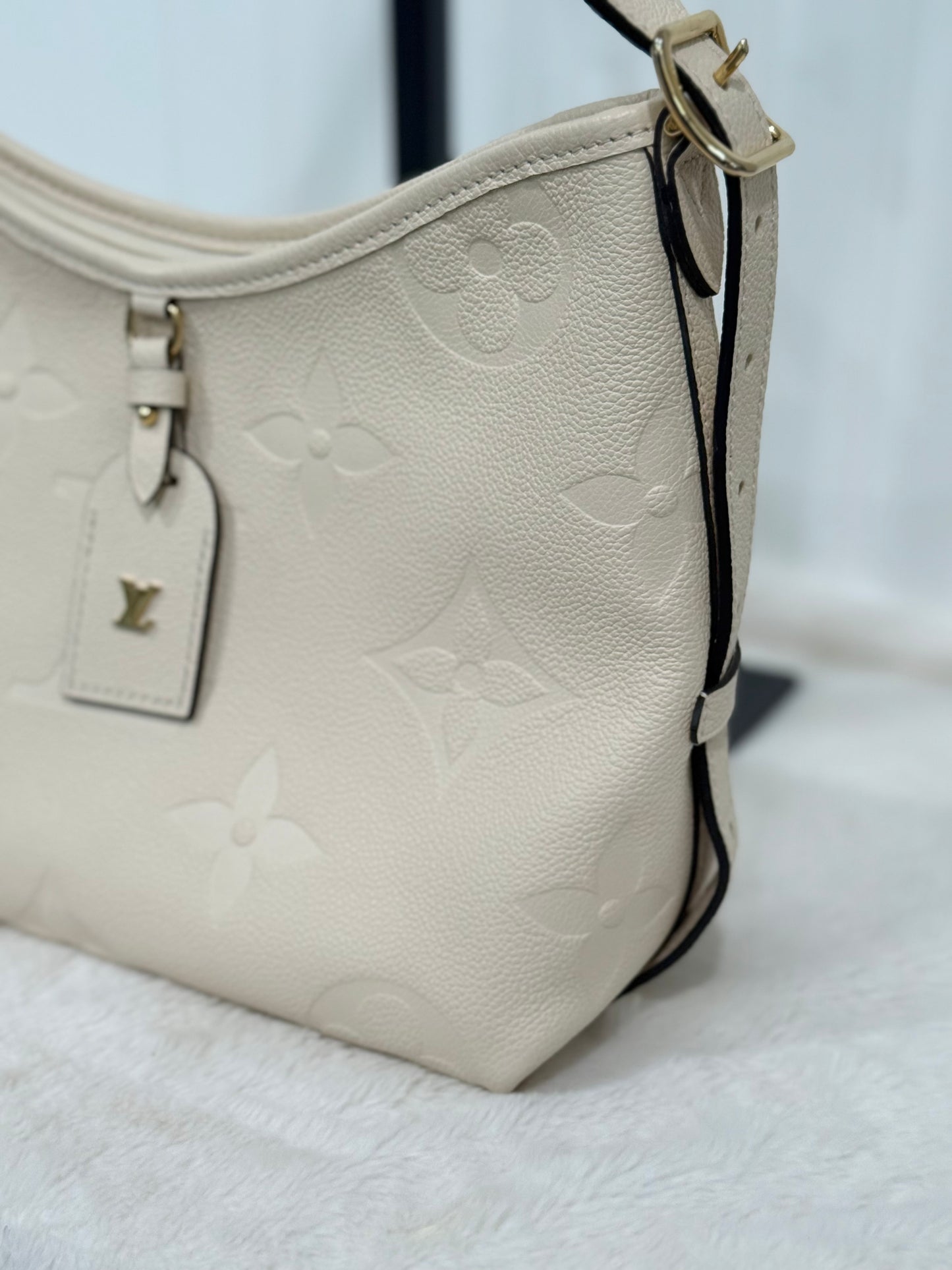 Louis Vuitton Carryall PM Creme