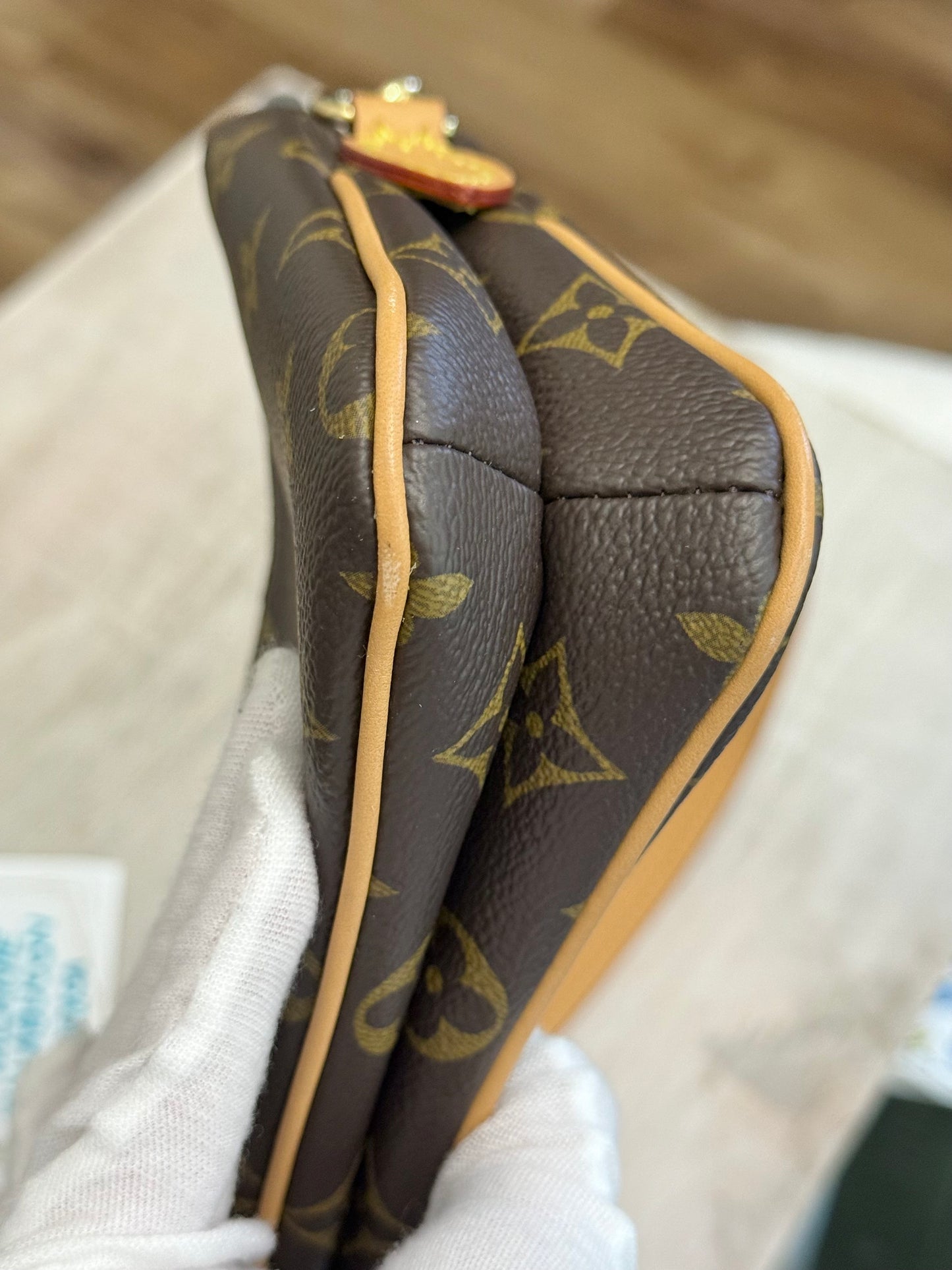 Louis Vuitton Pochette Liv Mono