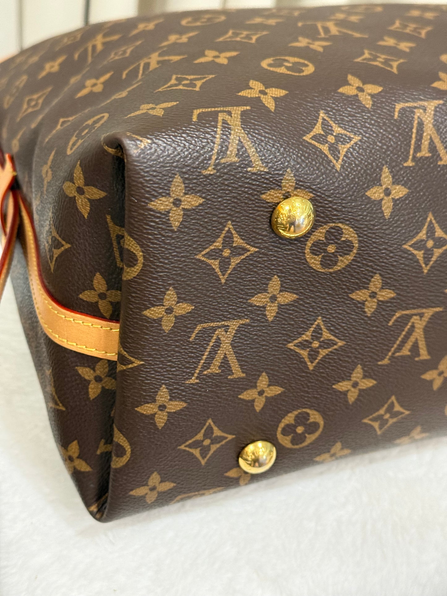 Louis Vuitton Carryall MM Mono (Bag Only)
