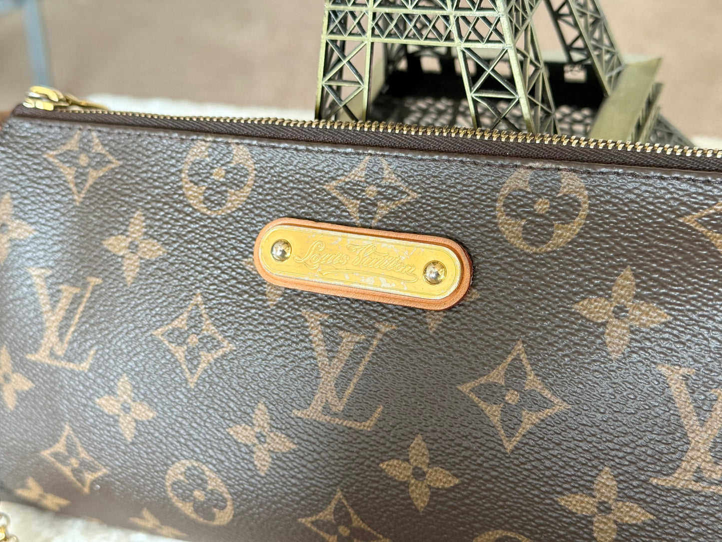 Louis Vuitton Eva Pochette Mono
