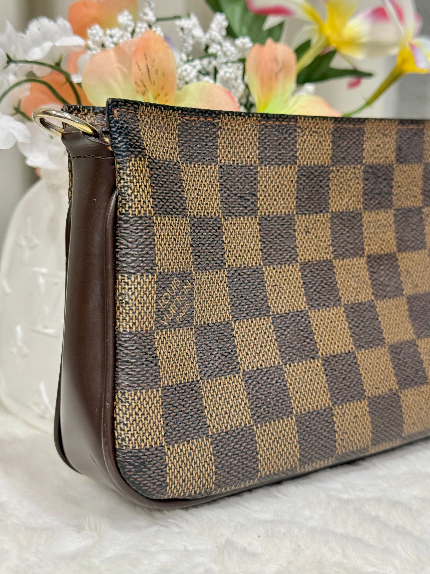 Louis Vuitton Navona Pochette Accessoires Damier Ebene