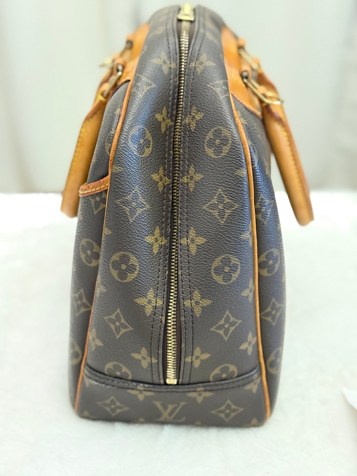 Louis Vuitton Deauville Mono