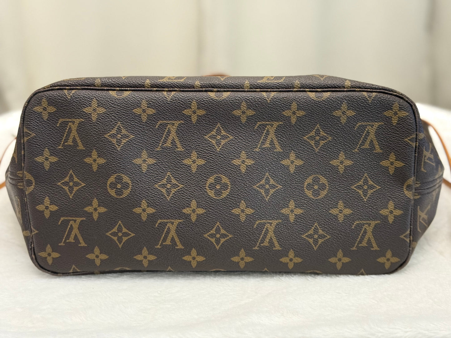 Louis Vuitton Neverfull MM Mono Beige