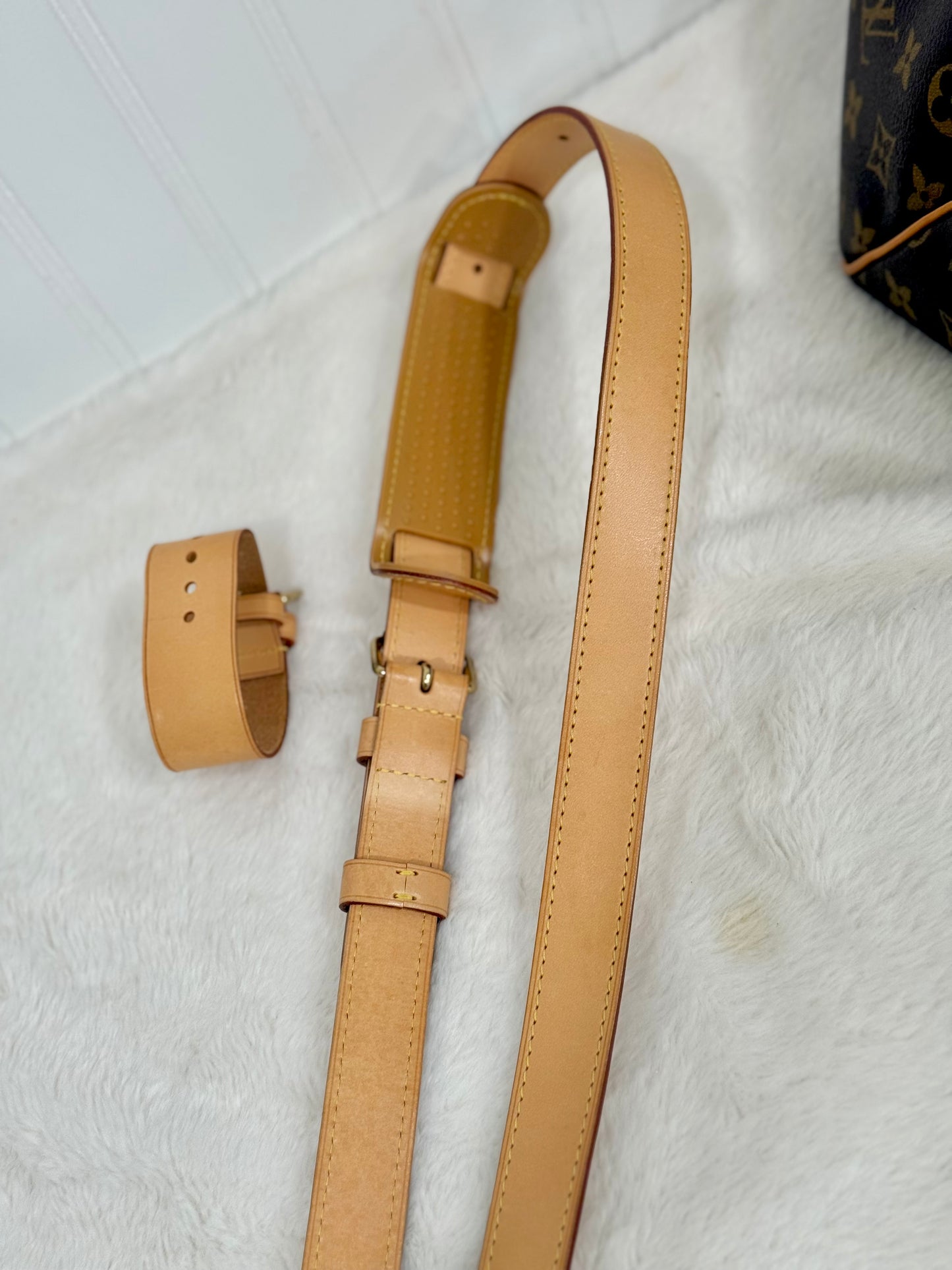 Louis Vuitton Keepall 45 Bandouliere Mono