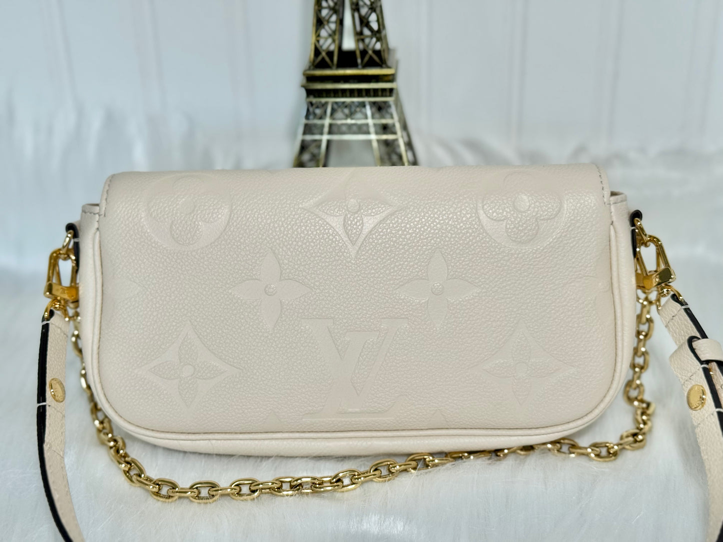 Louis Vuitton Ivy Wallet on Chain Cream Empreinte